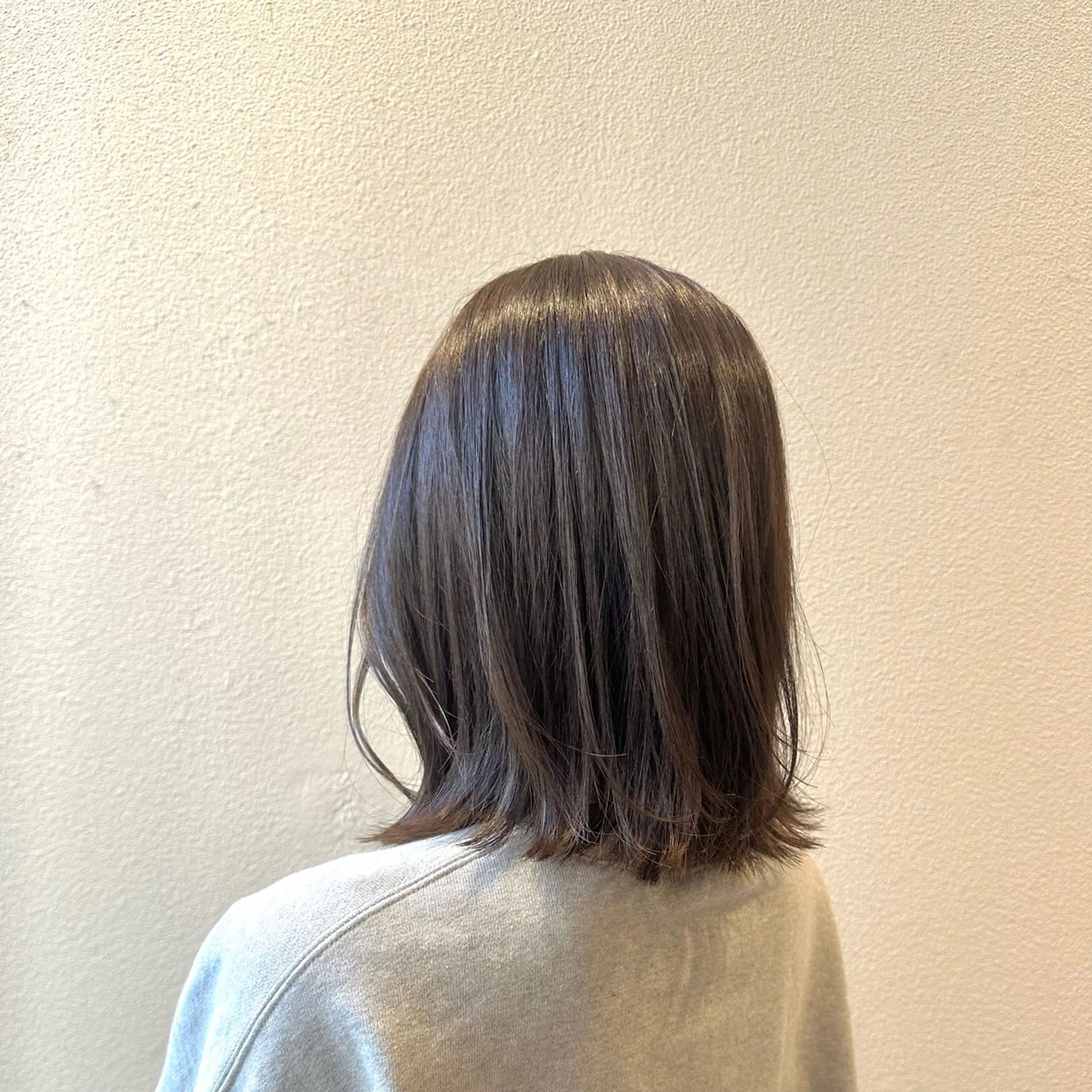 ミディアム カット ヘアカラー トリートメント アンニュイヘア/ 顔周りカット/眞弓萌のヘアスタイル