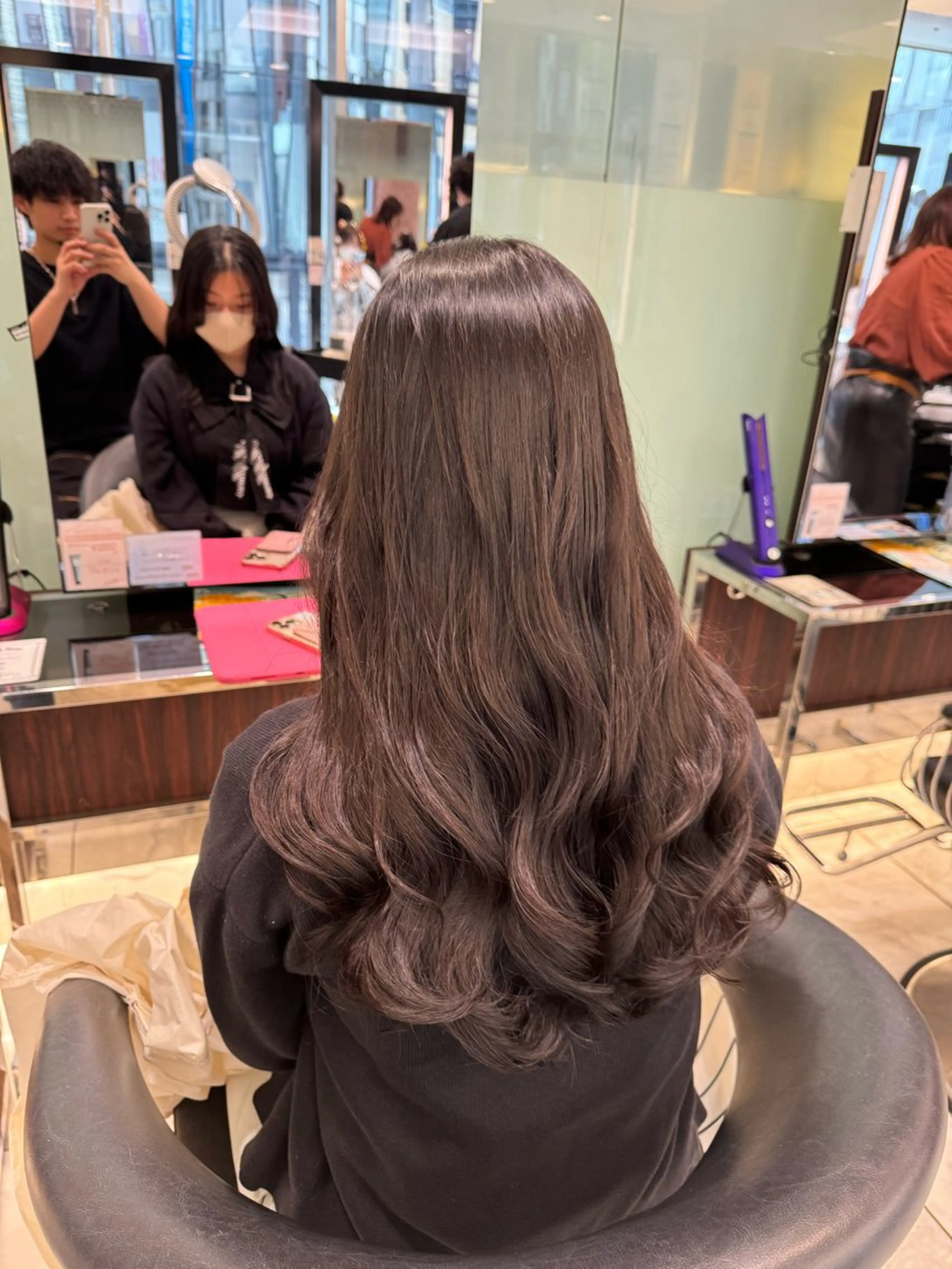 ロング パーマ コテ巻きパーマ 藤野佑成のヘアスタイル