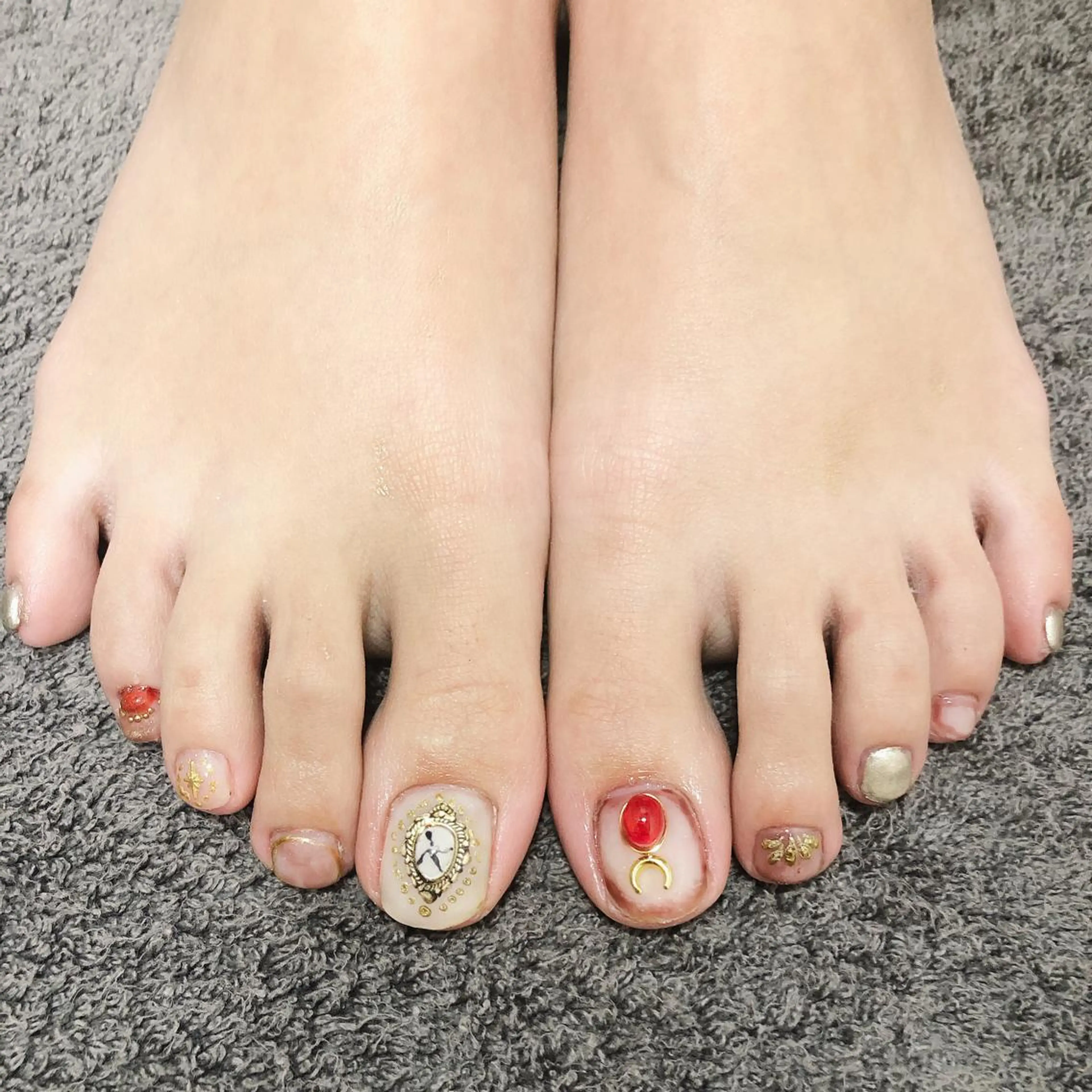 ネイル フットネイル 奥園 良恵のネイルデザイン