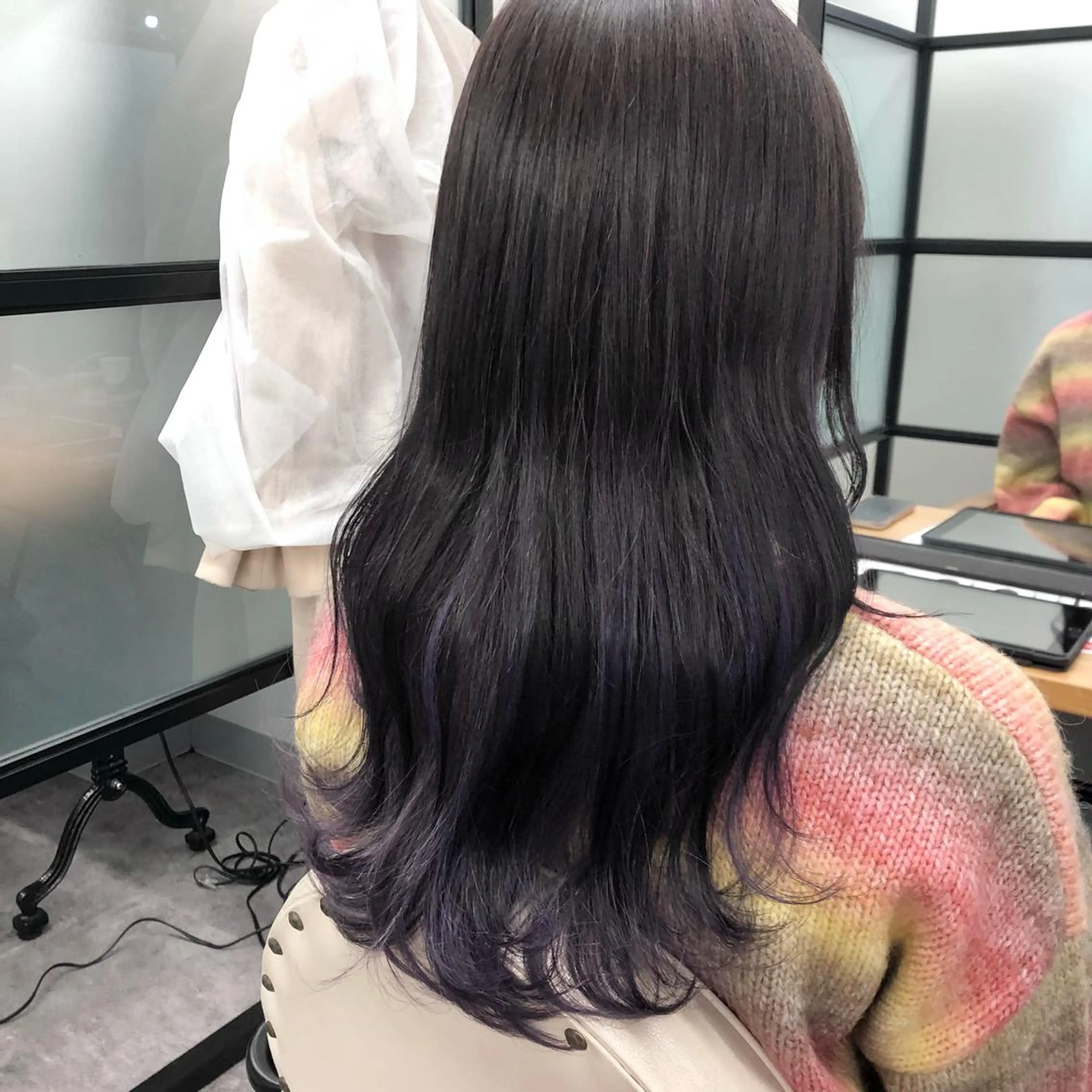 ロング カラー ヘアアレンジ アディクシーカラー アッシュ ベージュカラー 黒髪 ブリーチ カット ヘアカラー トリートメント ヘアセット JURI🤎 ワンカールレイヤーのヘアスタイル