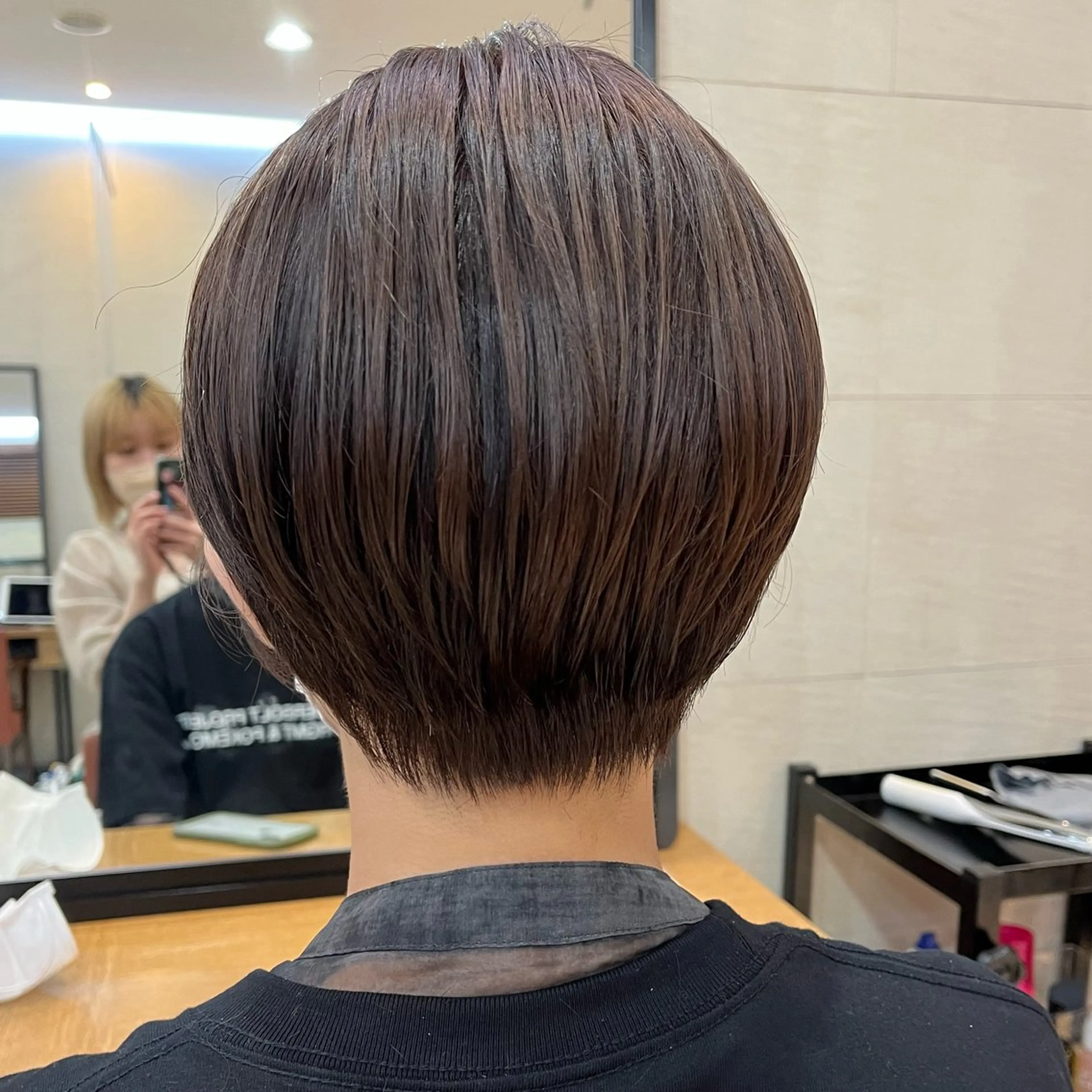 ショート ショートボブ ボブ ショートヘア あやめ【顔まわり/レ イヤー/柔らかカラ】のヘアスタイル