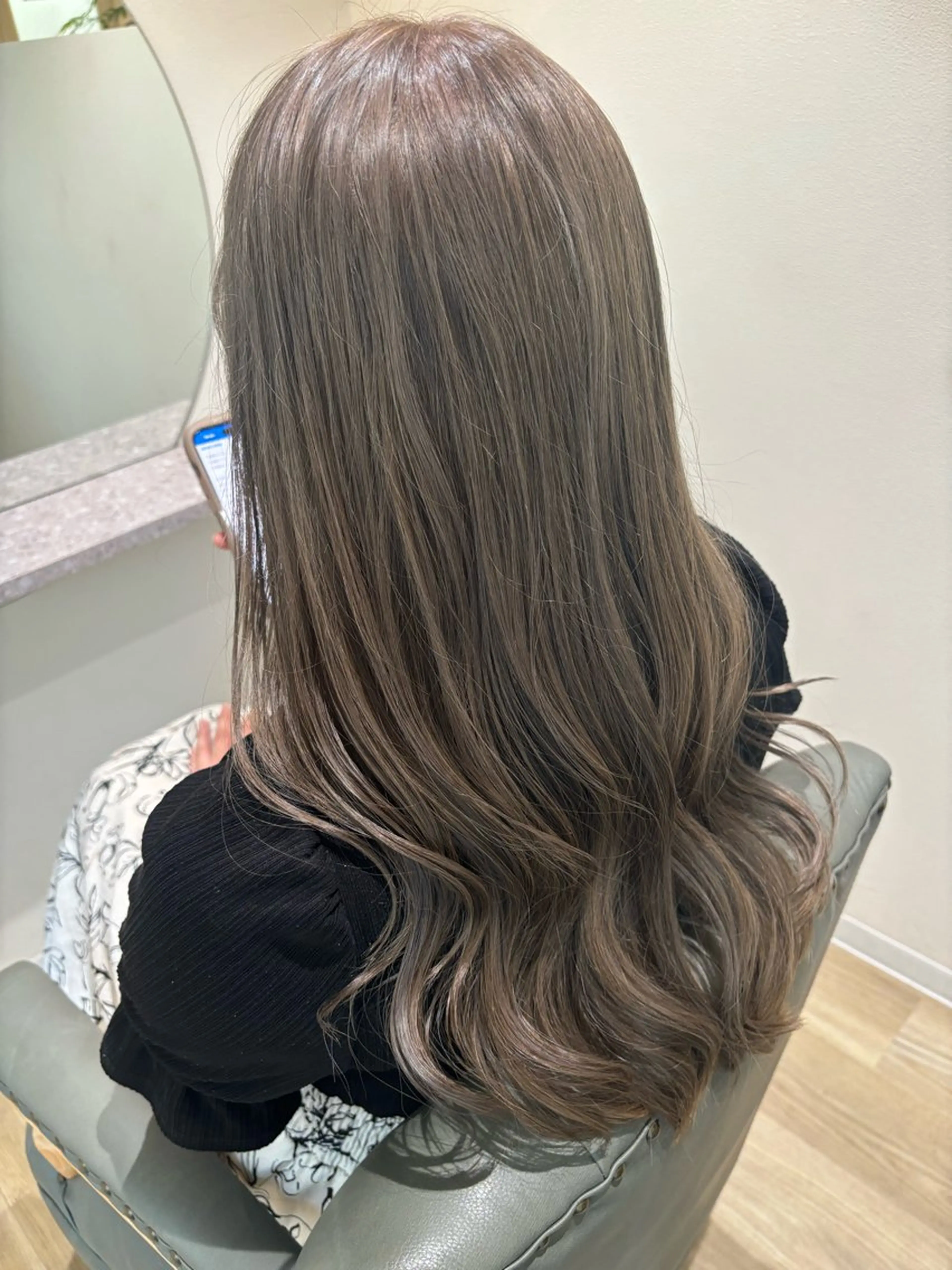 ロング カラー グレージュ ミルクティーグレージュ 中田 渚のヘアスタイル