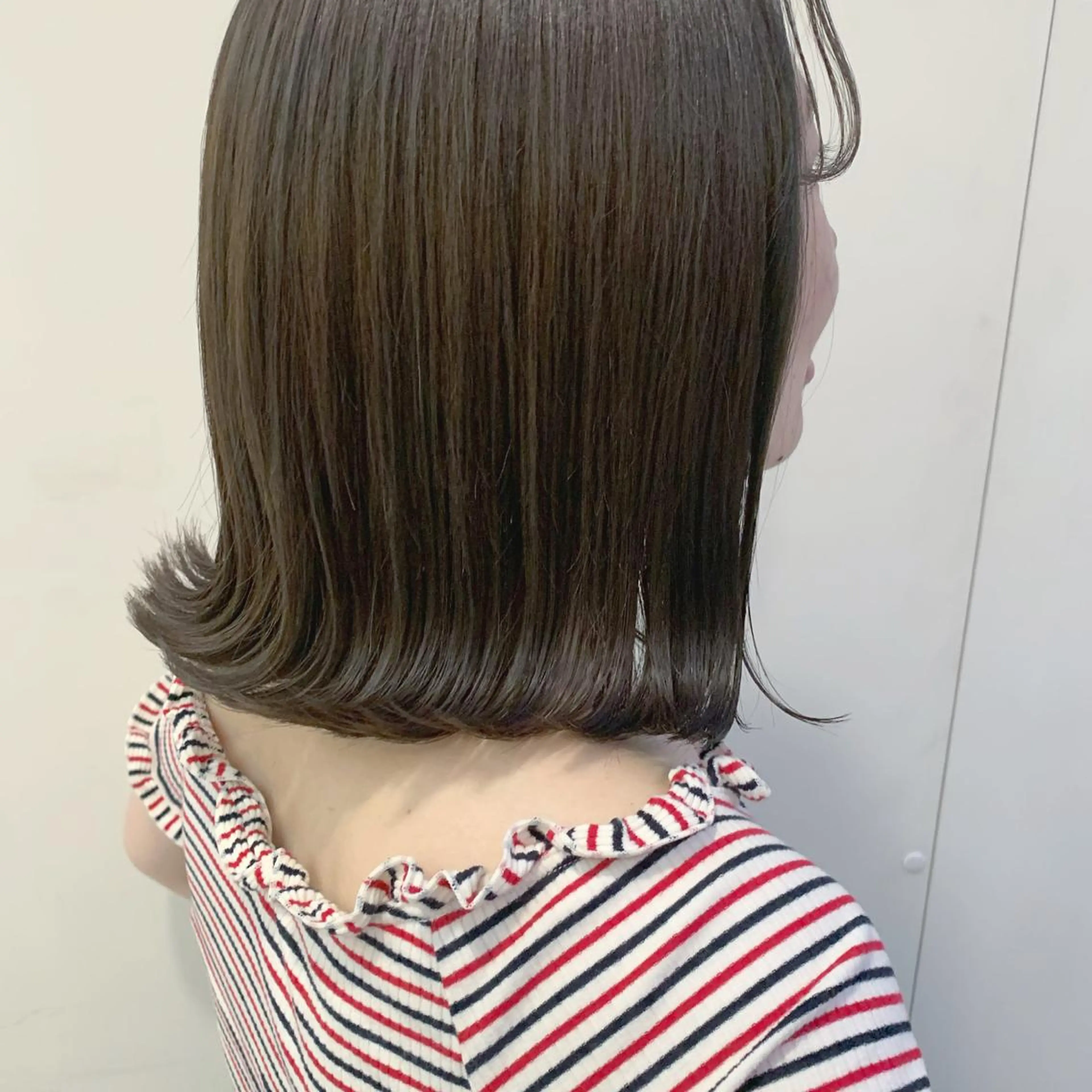 カラー 山口 莉奈のヘアスタイル