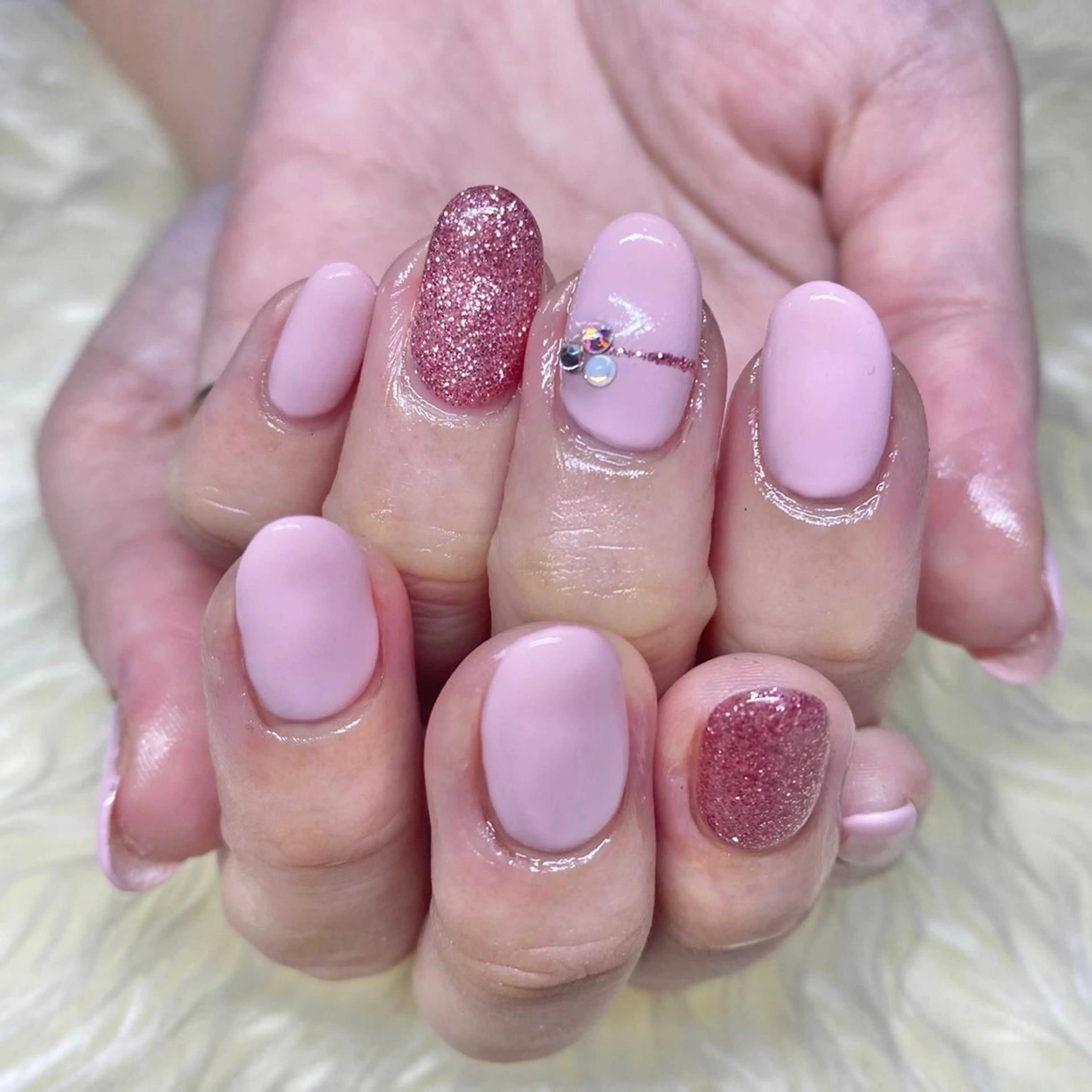 ネイル シンプルネイル ハンドネイル Nail&eye Belire 新宿のネイルデザイン