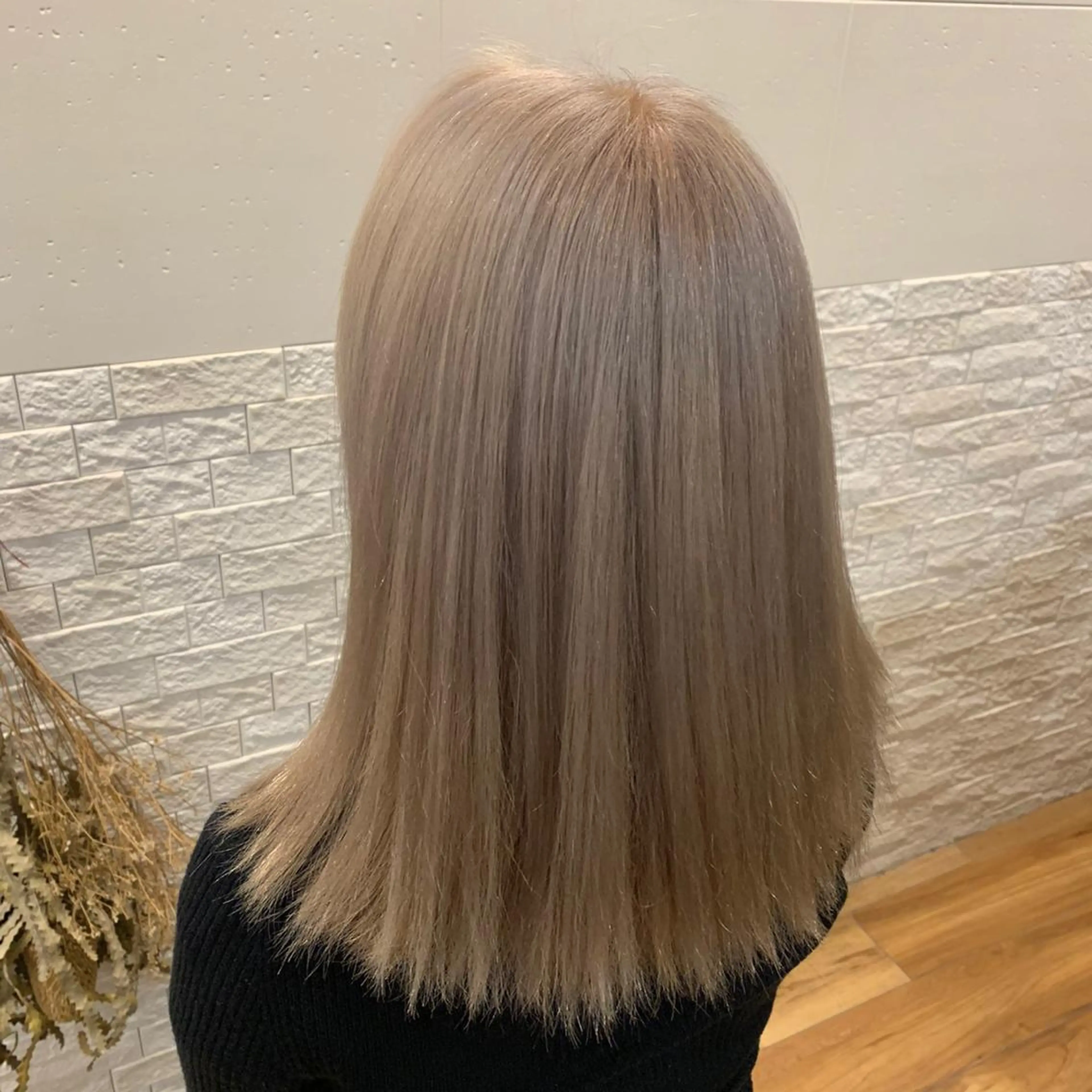 ミディアム 派手髪支持率No1 Eisukeのヘアスタイル