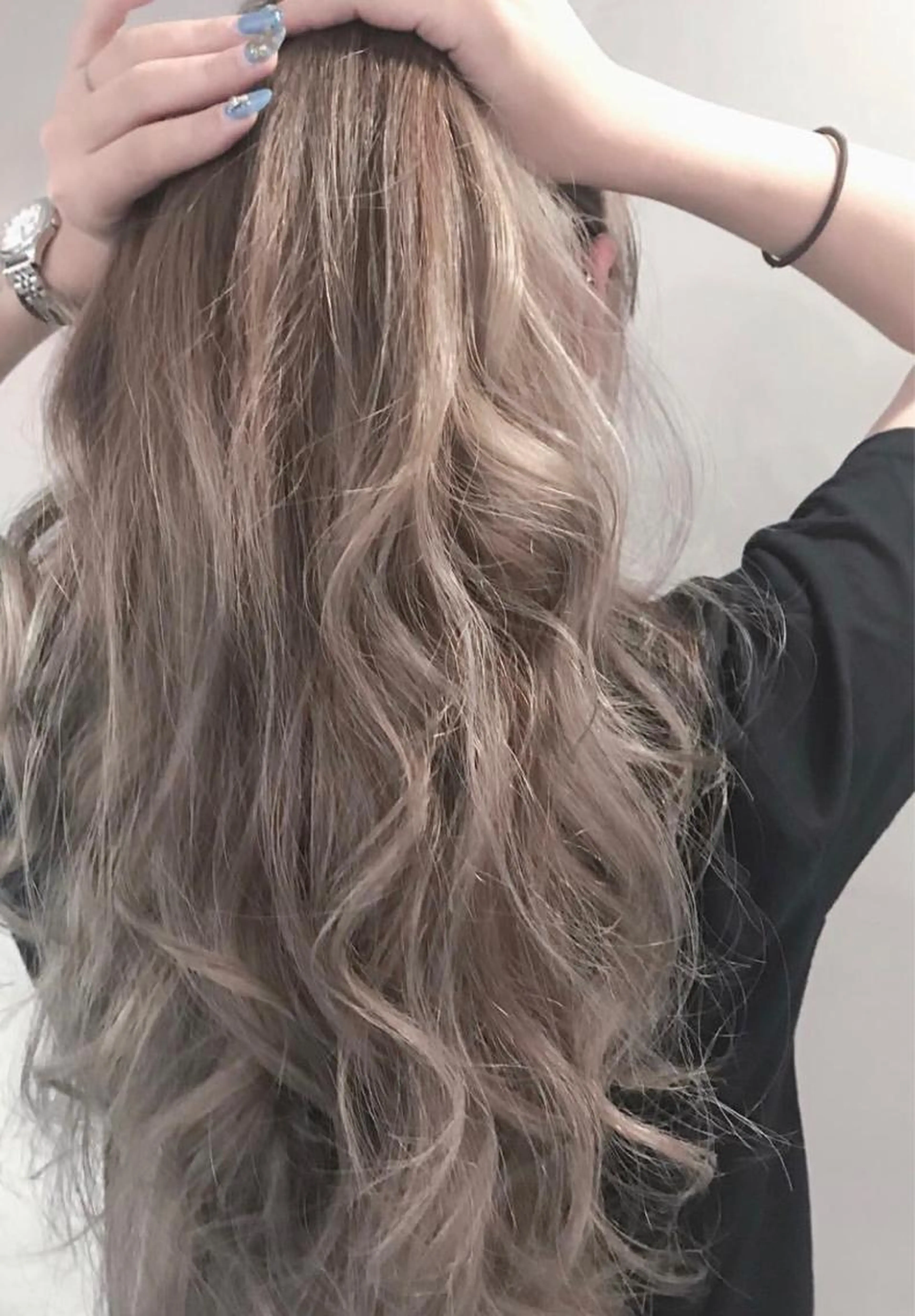 ✨ミニモ限定✨Wカラー＋カット+うる艶トリートメントの写真