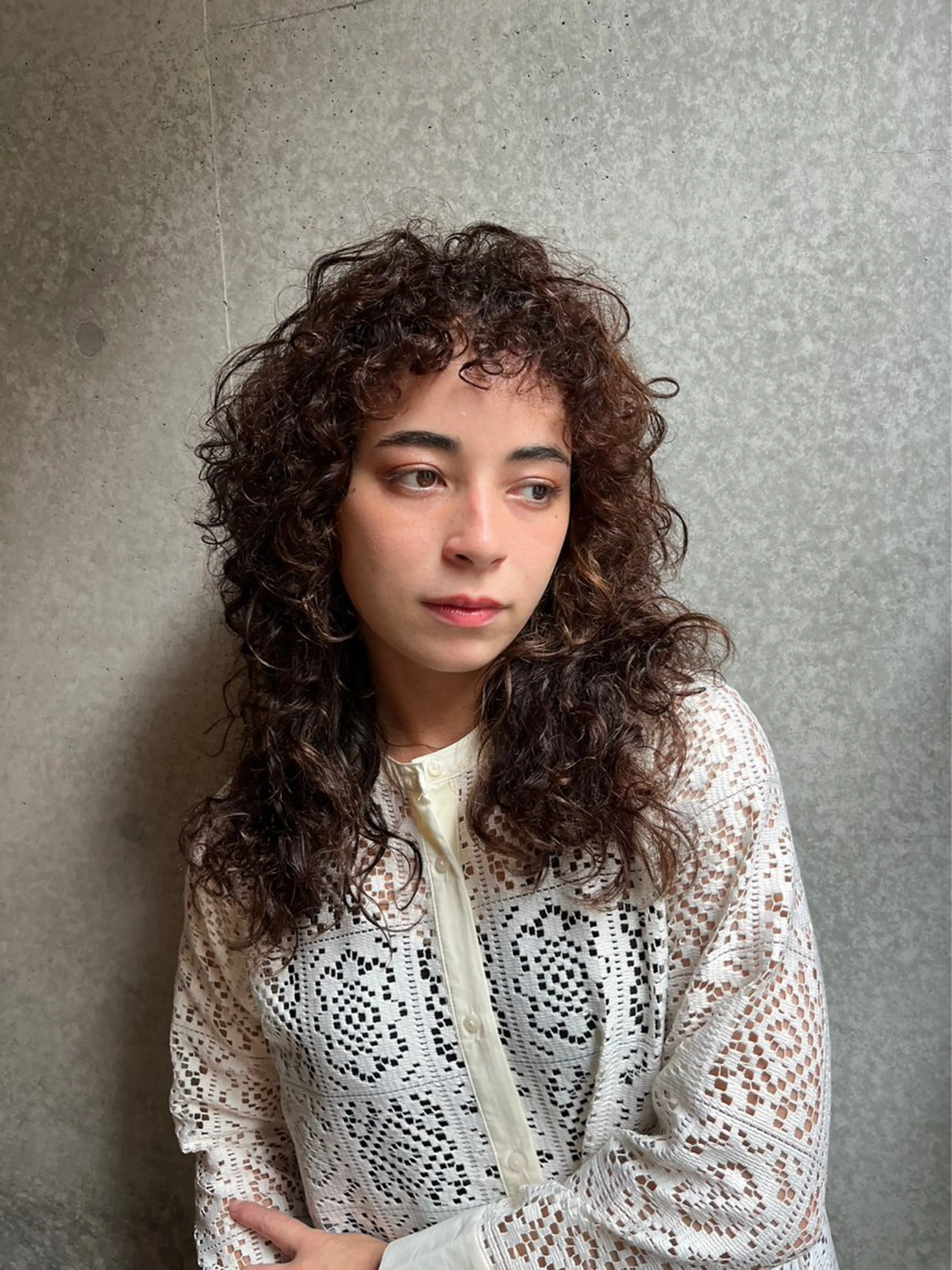 セミロング 新堀 紫音のヘアスタイル