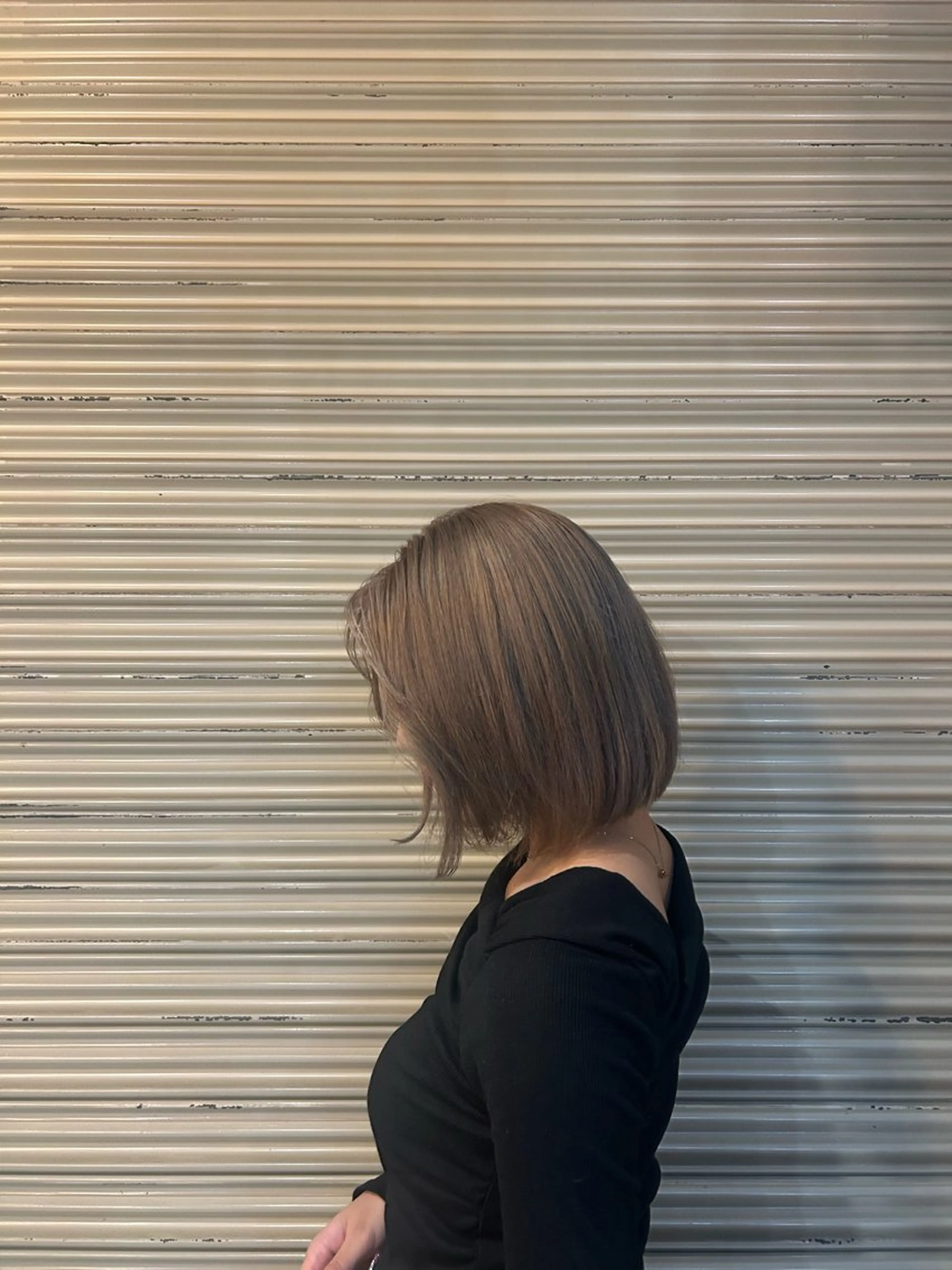 ショート カラー ベージュカラー ブリーチ ブロンド ブロンドベージュ ヘアカラー BOOBEE所属・植吉 琉月のヘアスタイル