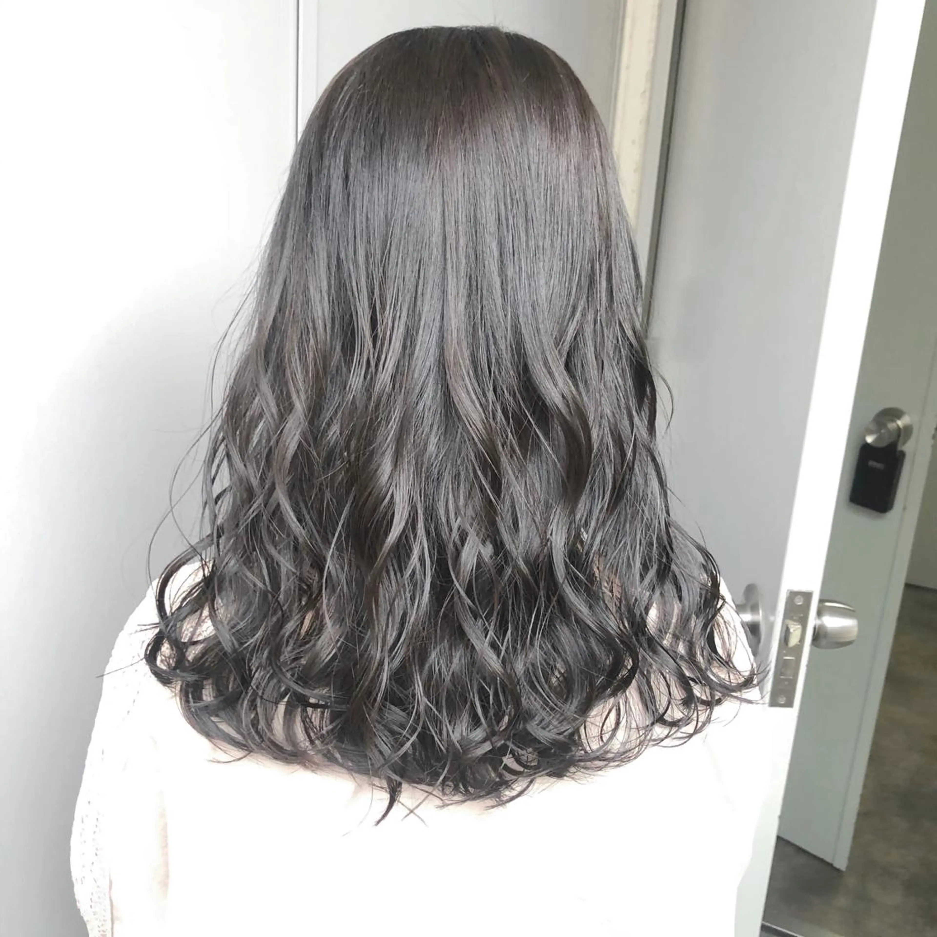 セミロング カラー カット パーマ トリートメント ヘッドスパ ヘアセット 🤍CANDY横浜 【公式】🤍のヘアスタイル