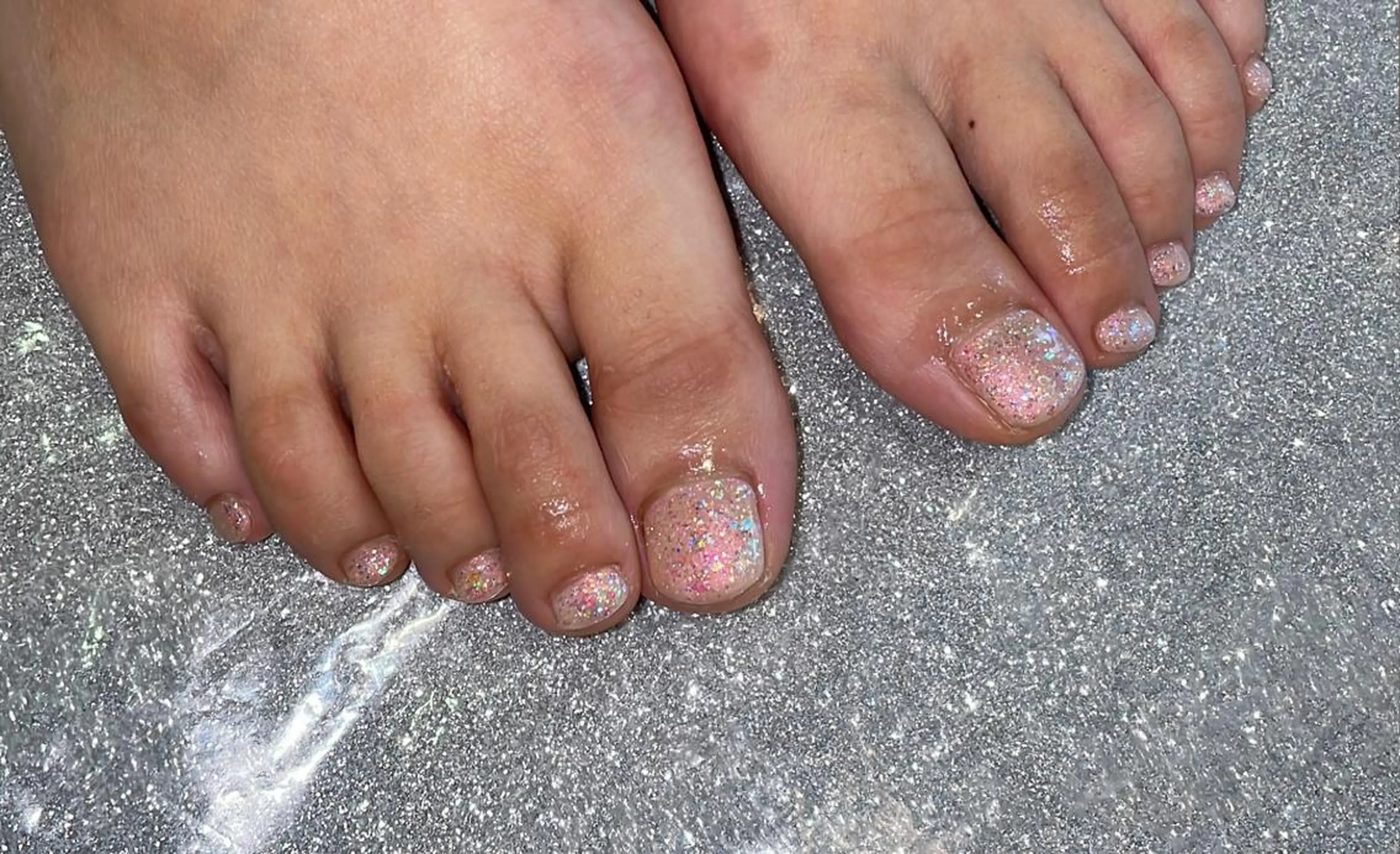 ネイル フットネイル VIERU 🌈🎀💖のネイルデザイン