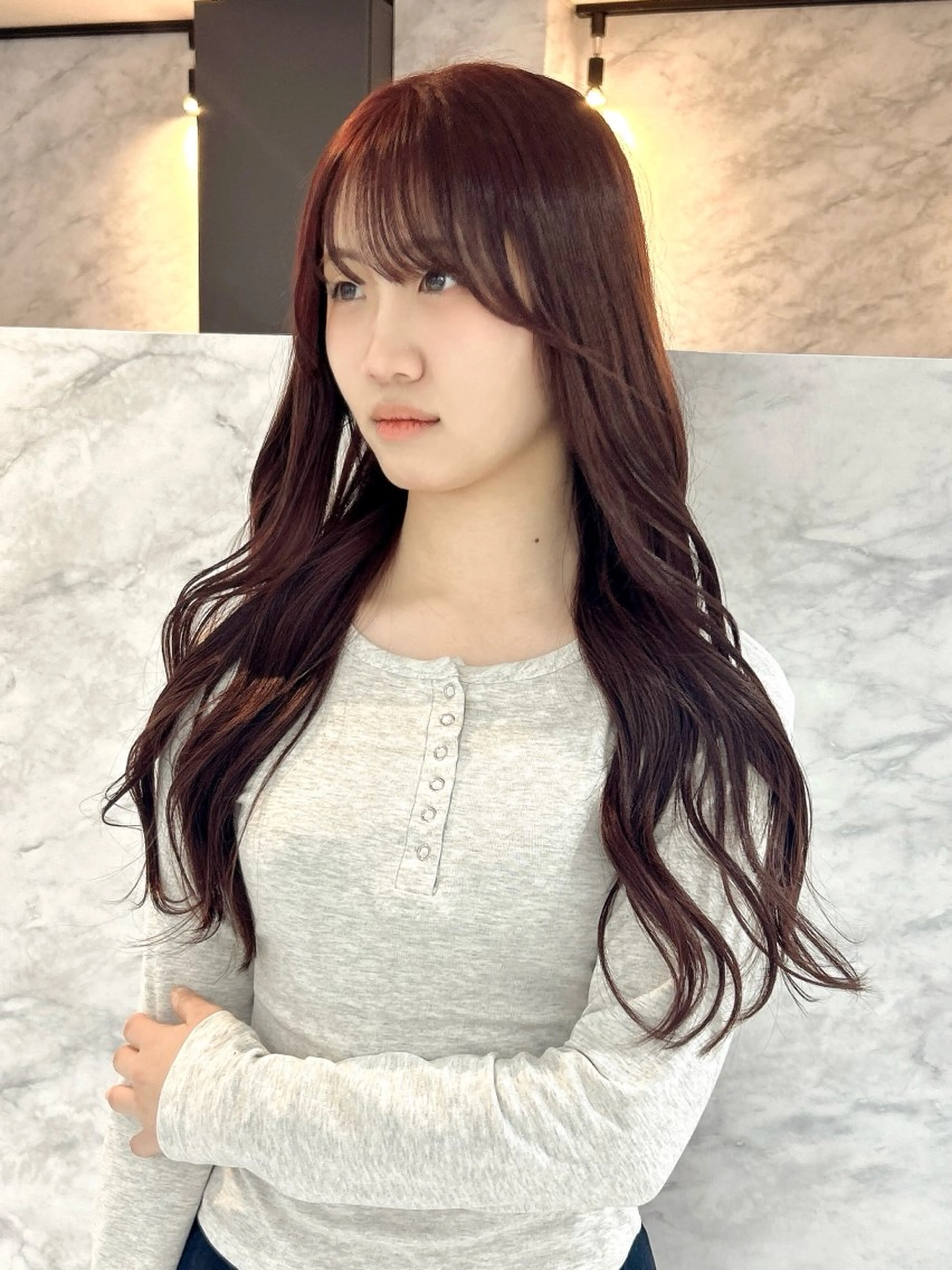 【ブリーチせずに透明感カラーを手に】ブリーチなしダブルカラー+艶トリートメントの写真