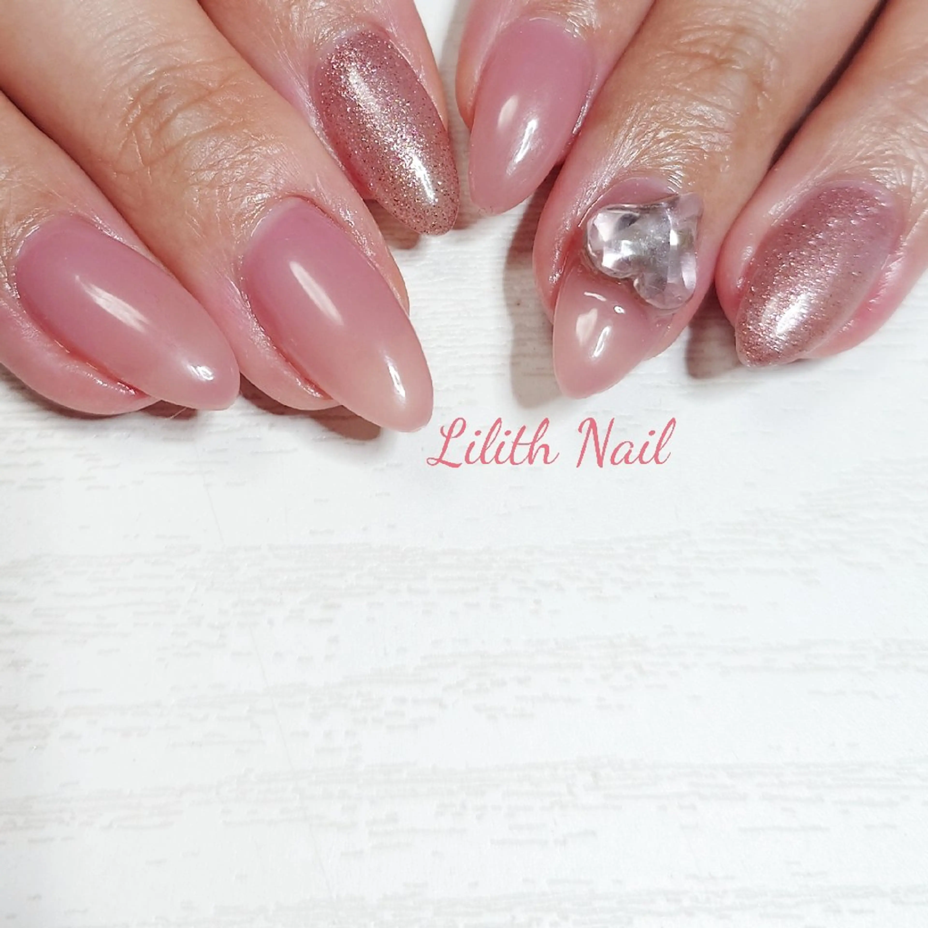 ネイル ストーンネイル ハンドネイル Lilith Nailのネイルデザイン