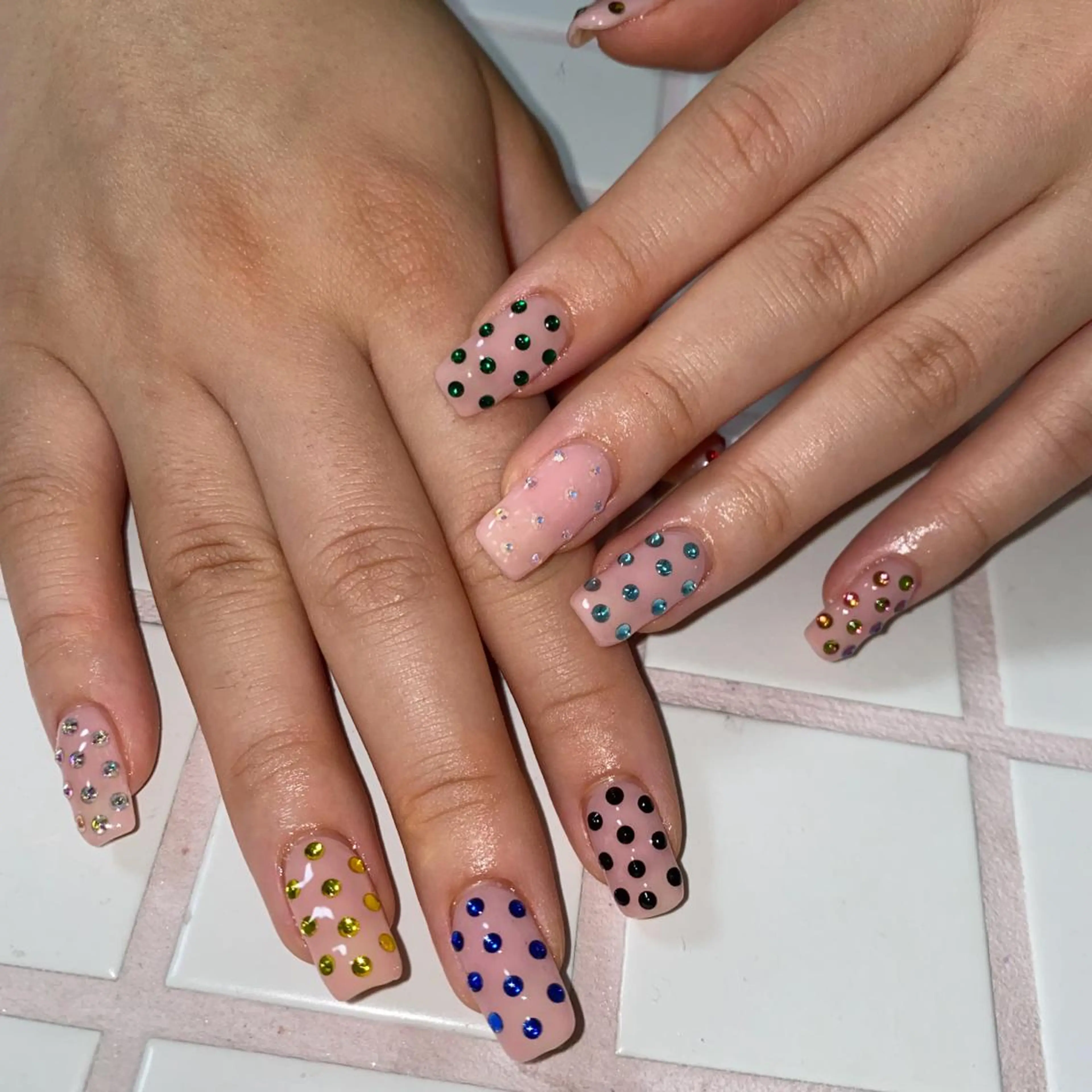 ネイル アートネイル オーロラネイル フレンチネイル 氷ネイル・うるうるネイル マグネットネイル ハンドネイル Nail by Licorneのネイルデザイン