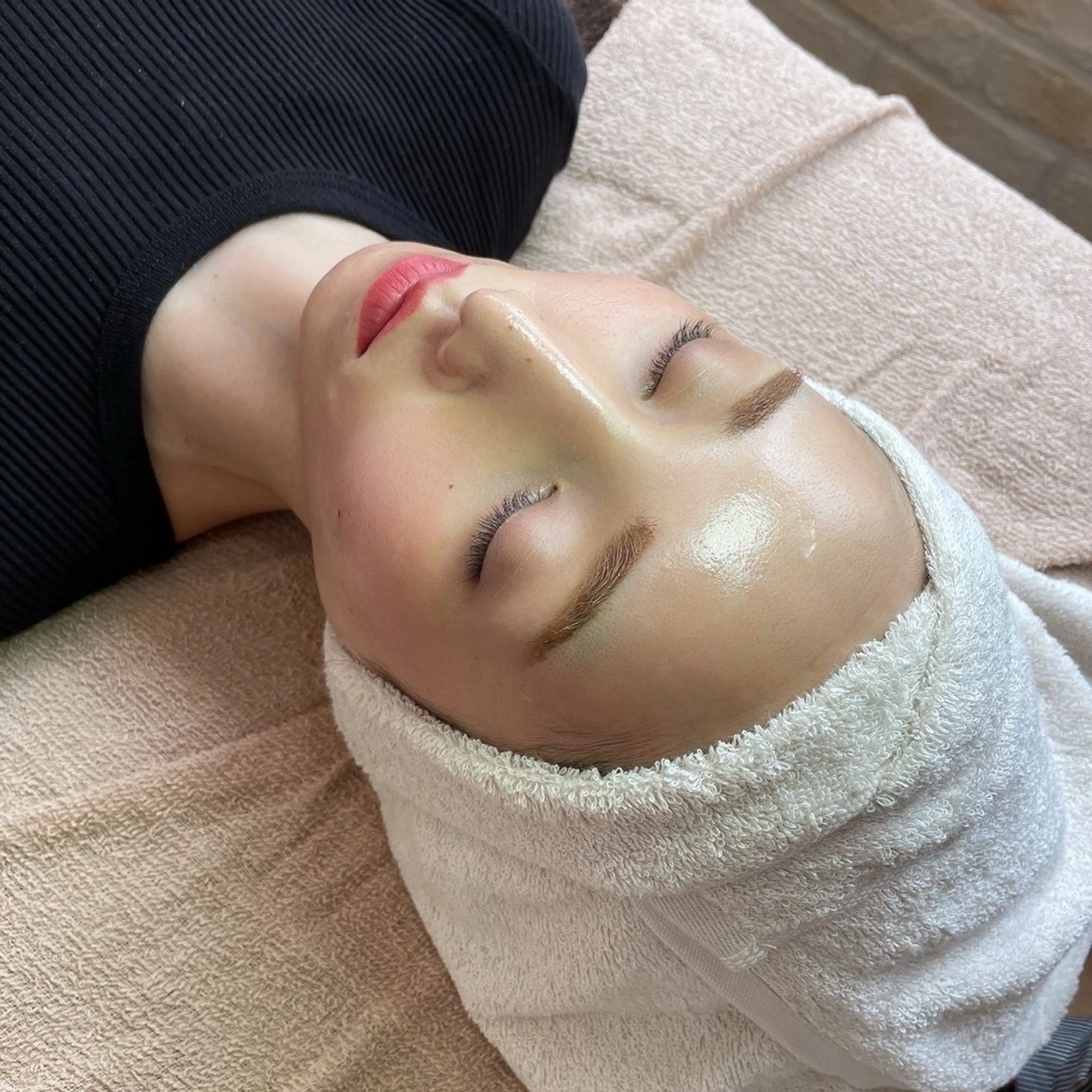 【艶肌を作る】艶肌ワックス+ハイドラ毛穴洗浄の写真