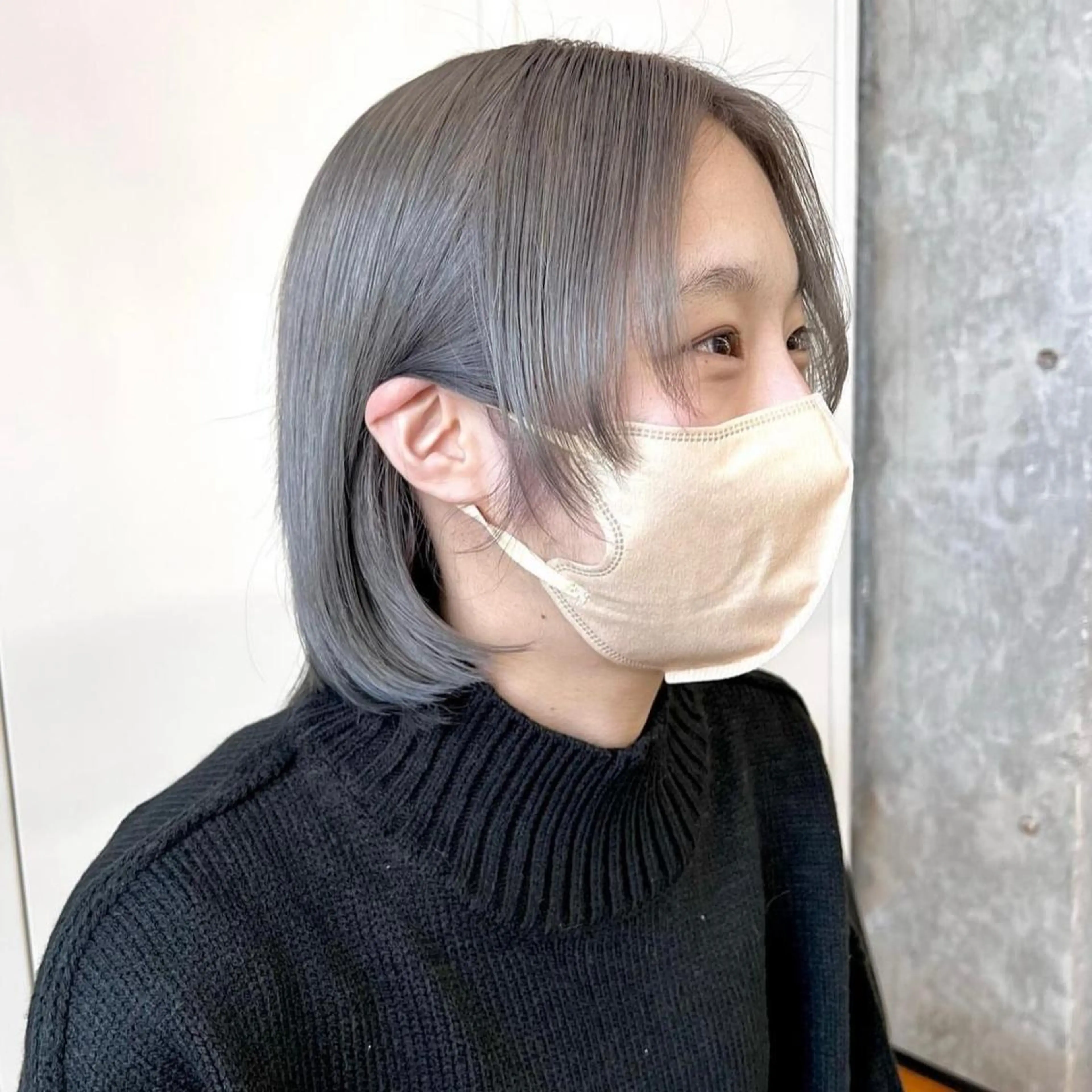 ミディアム カラー ベージュカラー シルバー シルバーベージュ カット ヘアカラー 韓国ヘア /男女☘️ 細江 美紅のヘアスタイル