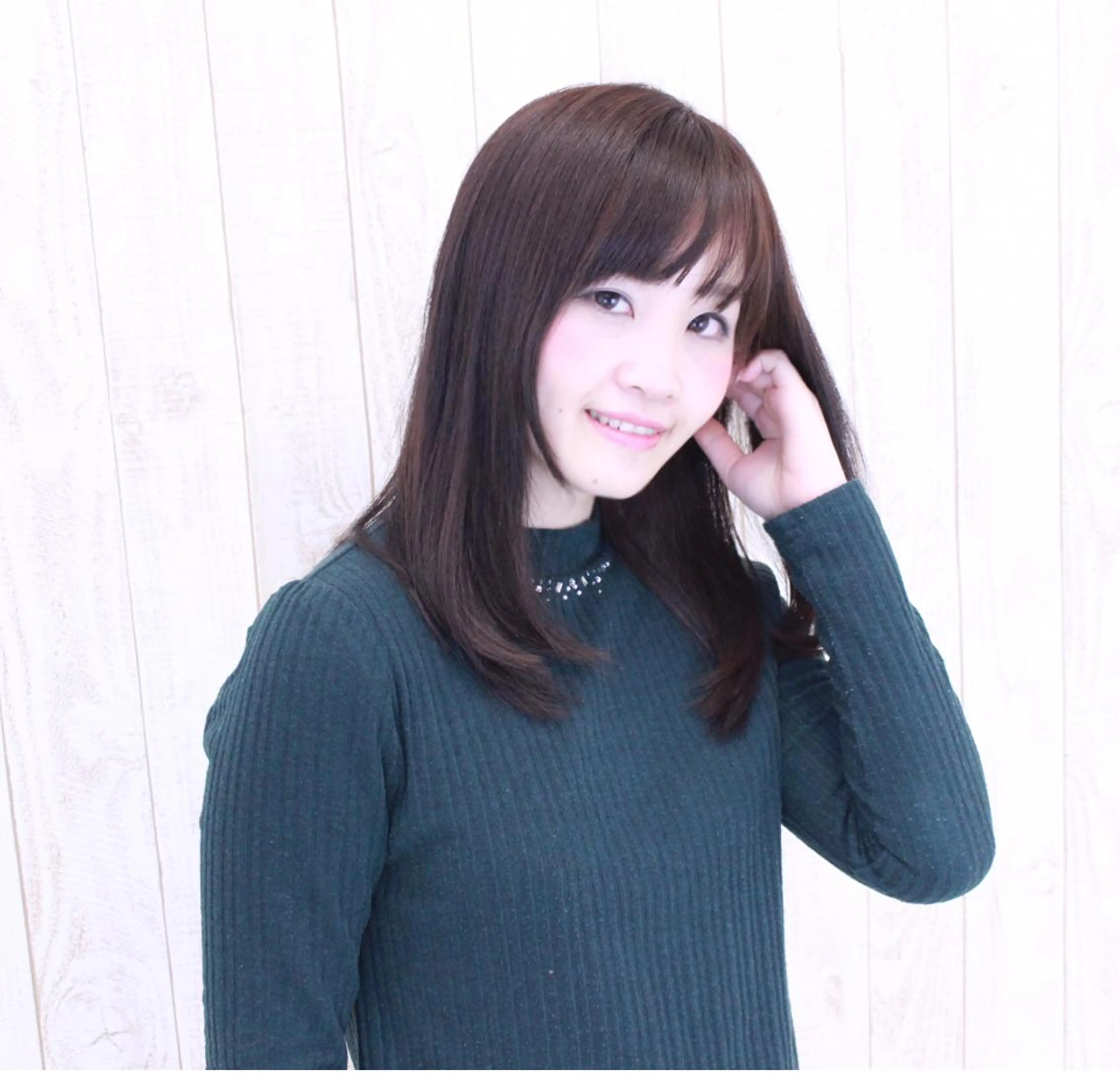 セミロング 伊藤 裕貴のヘアスタイル