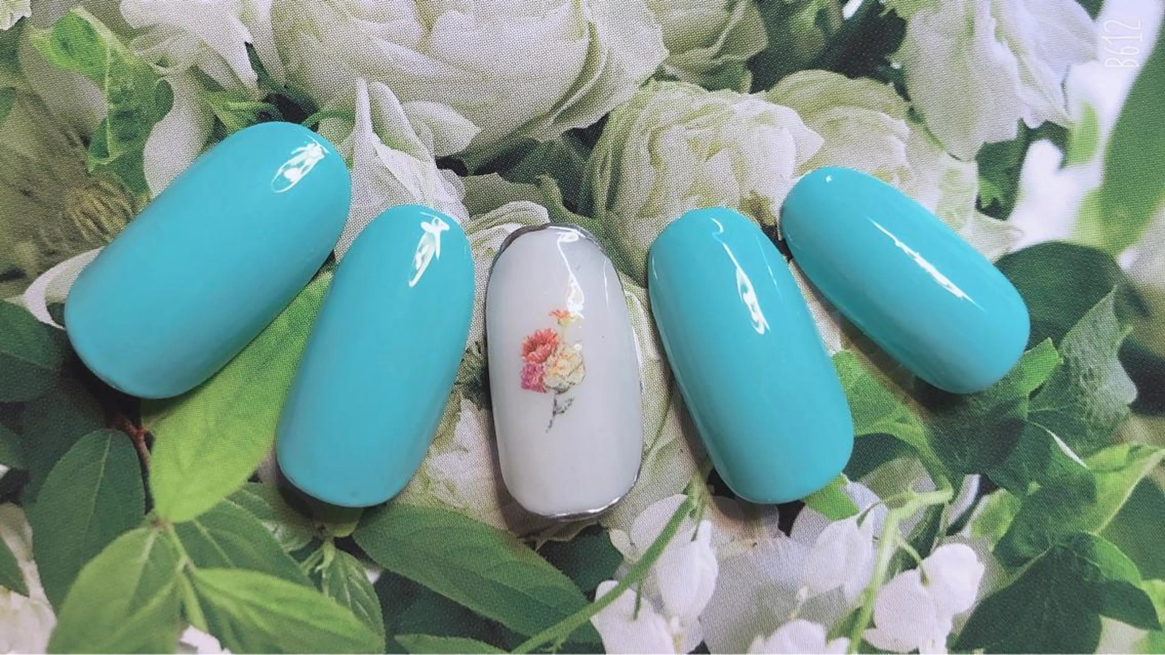 ネイル mayu 𓃠のネイルデザイン