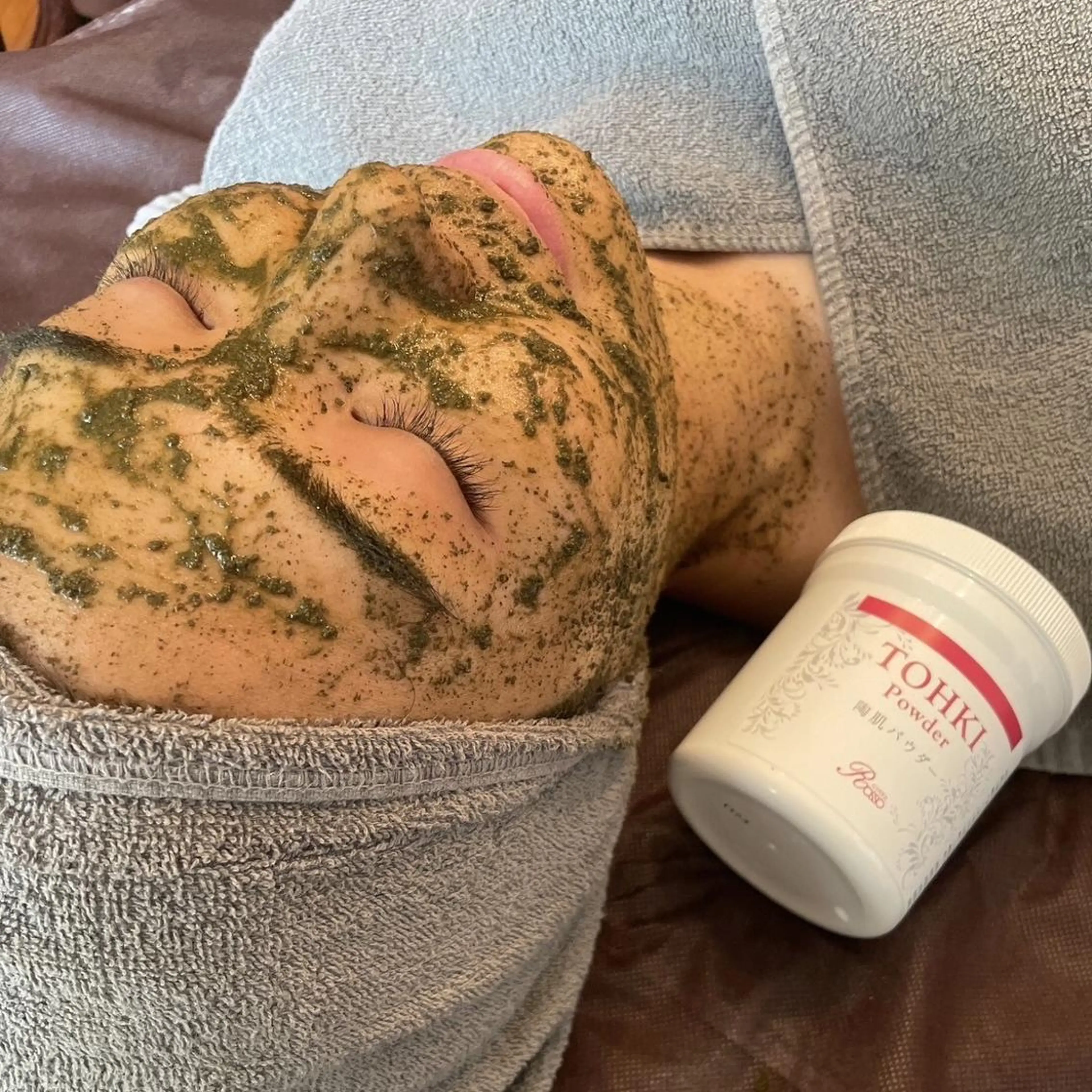 《毛穴ケア・肌質改善》REVIハーブピーリングの写真