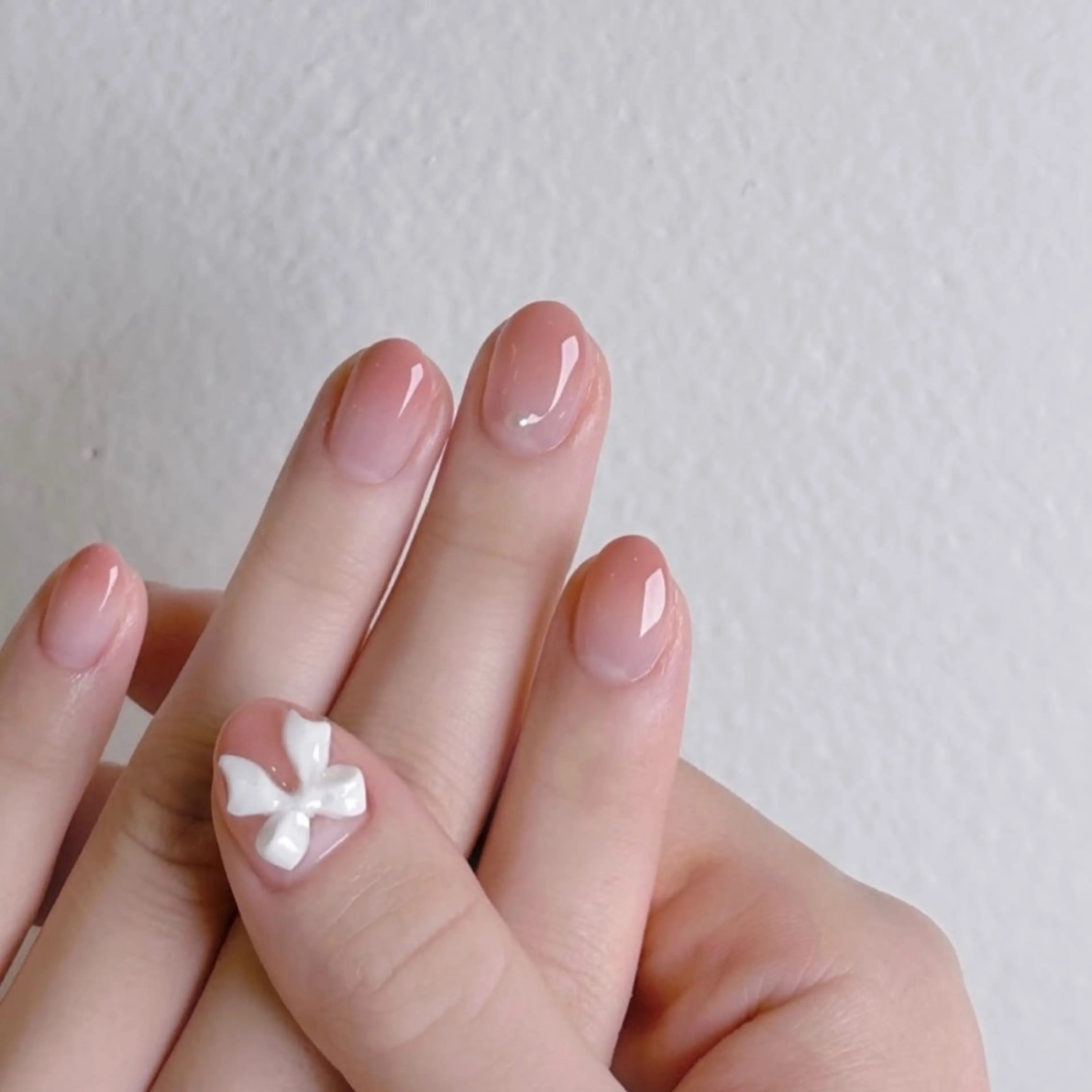 ネイル キラキラネイル 韓国ネイル 水色 マグネットネイル ミラーネイル ハンドネイル ハンドケア Akina Nailのネイルデザイン