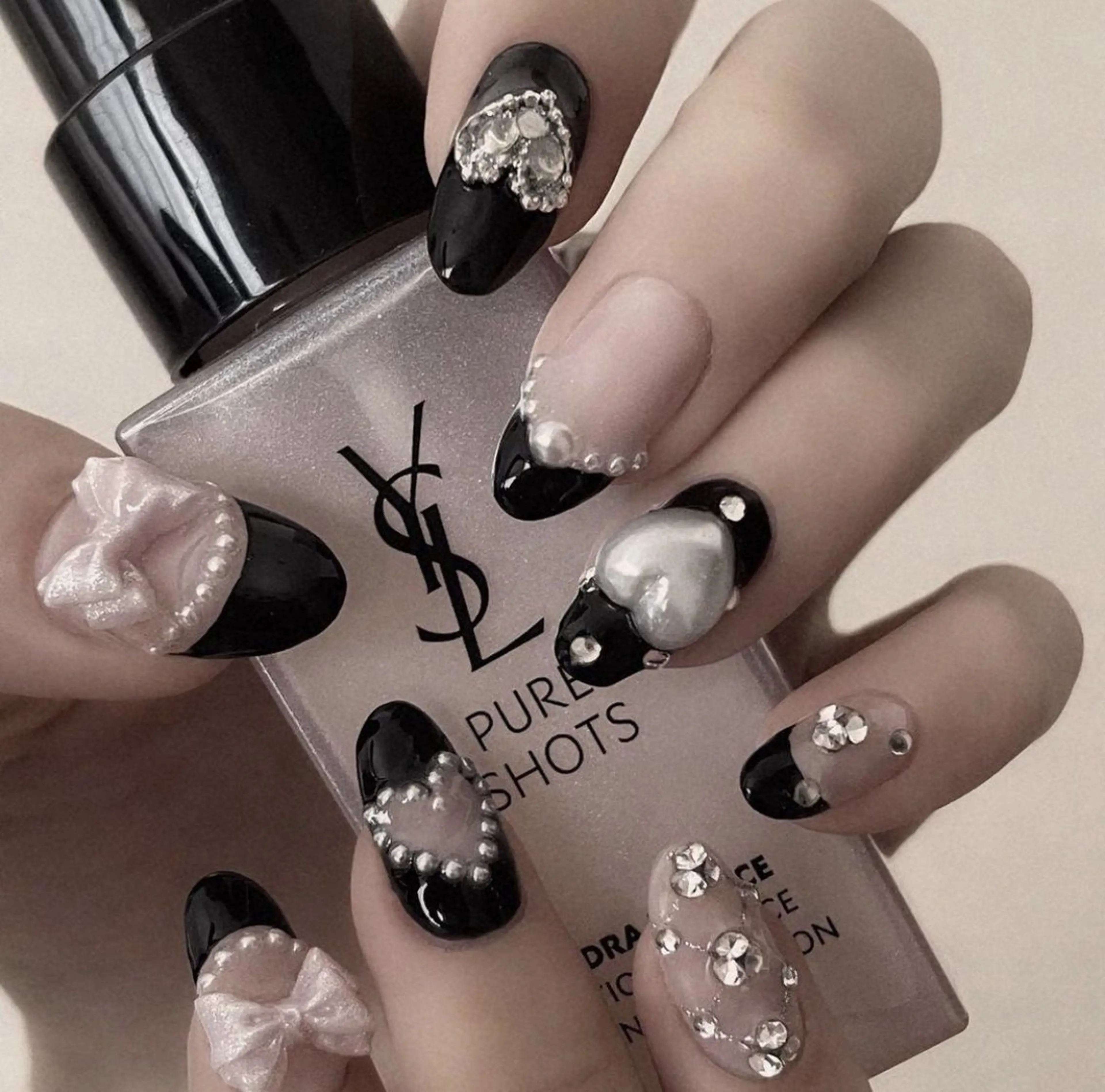 カラー グラデーションカラー ピンクカラー ハンドネイル AIN Nailのネイルデザイン