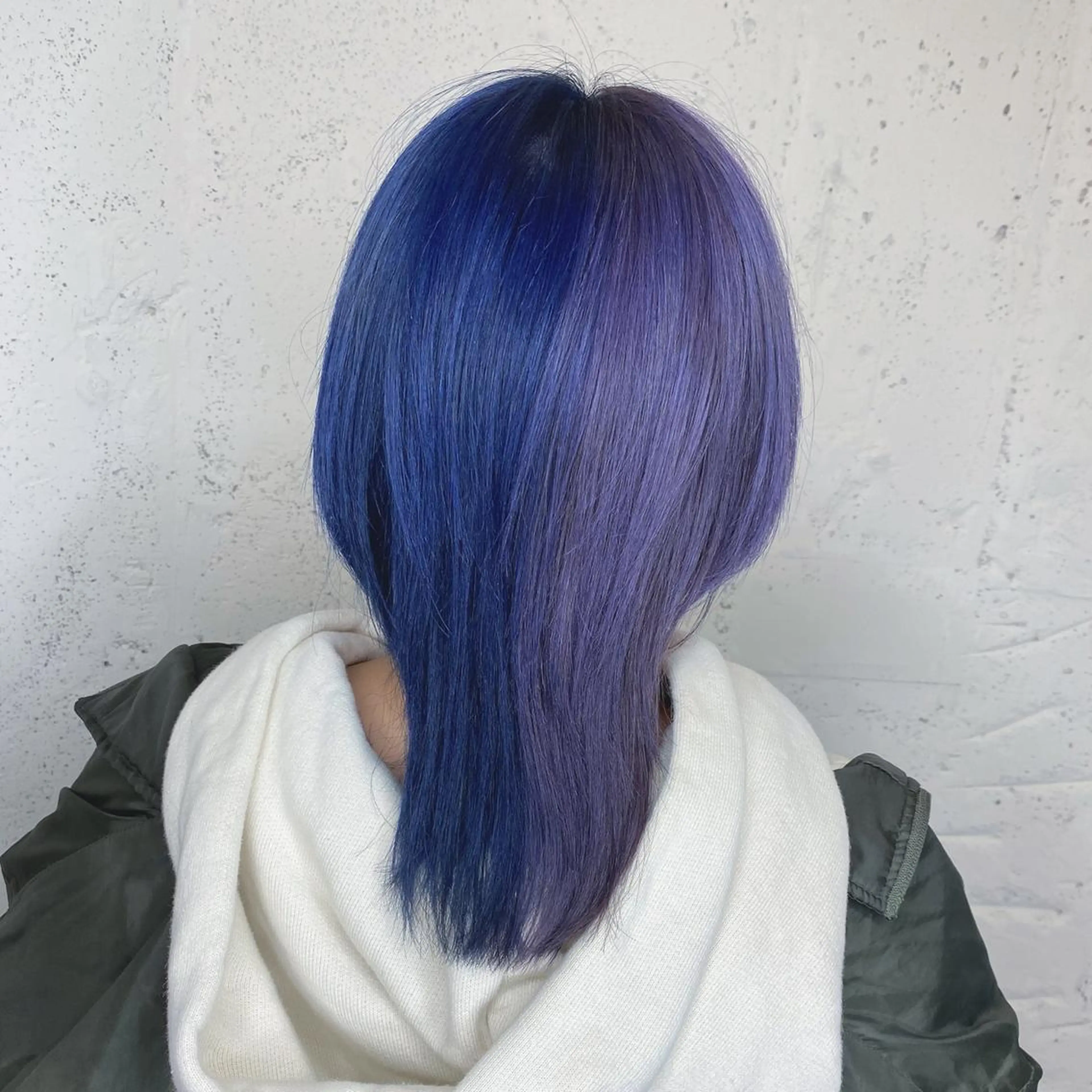 ミディアム カラー 透明感ハイトーン🦄 キラ🌈のヘアスタイル