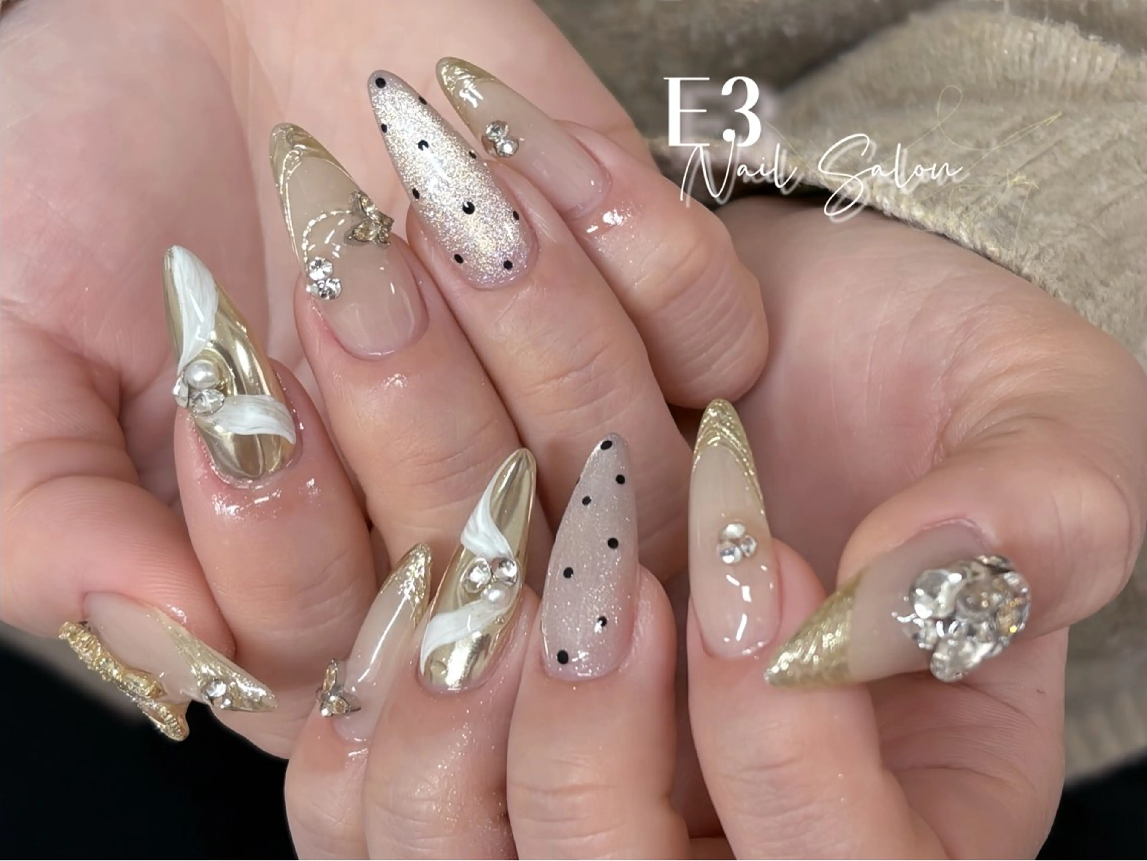 ネイル フレンチネイル ジェルネイル ガラスフレンチ グラデーション キラキラネイル ハンドネイル E3 Nail Salonのネイルデザイン