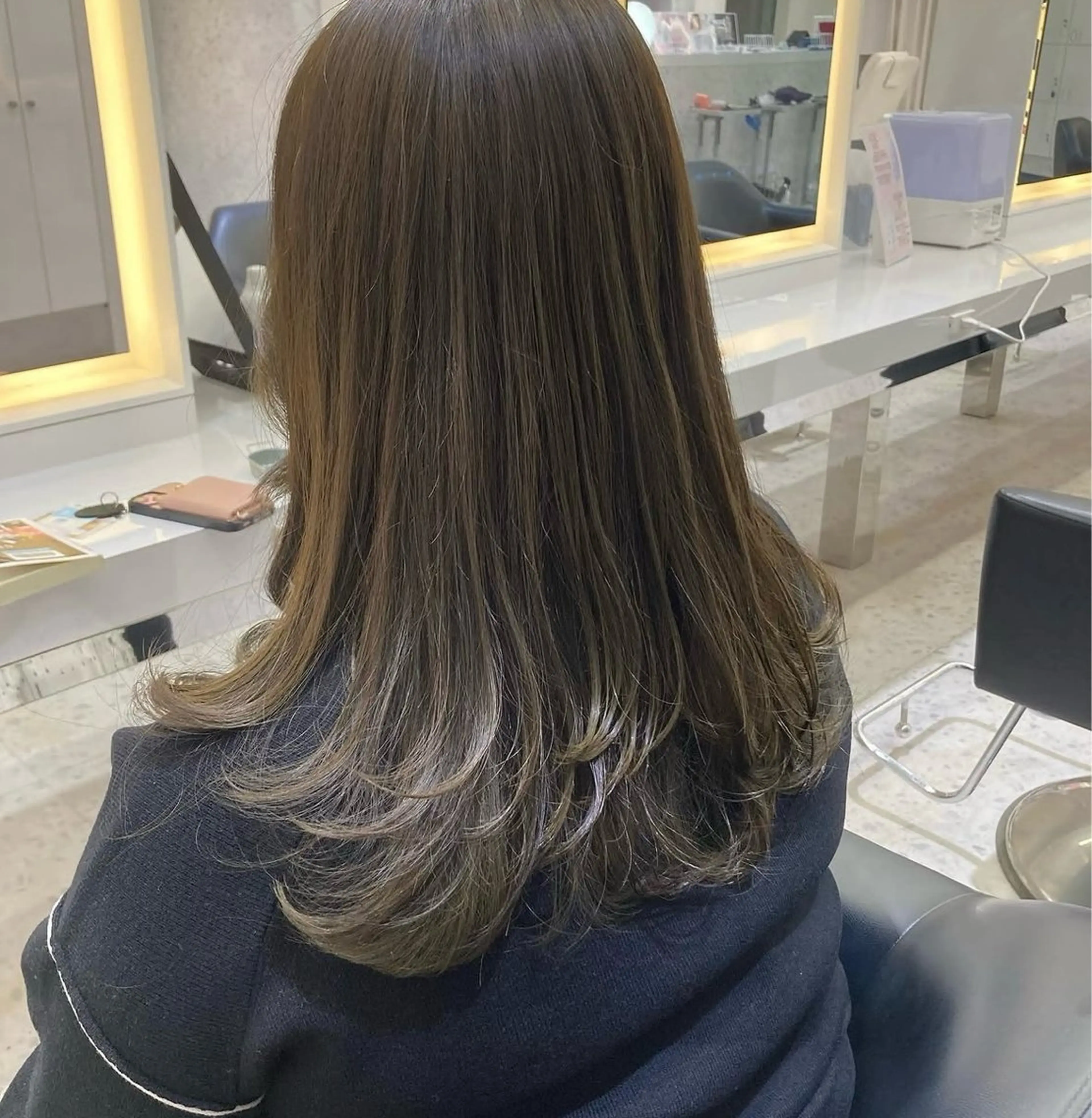 ロング カラー オリーブカラー レイヤーカット 山田 ひかりのヘアスタイル