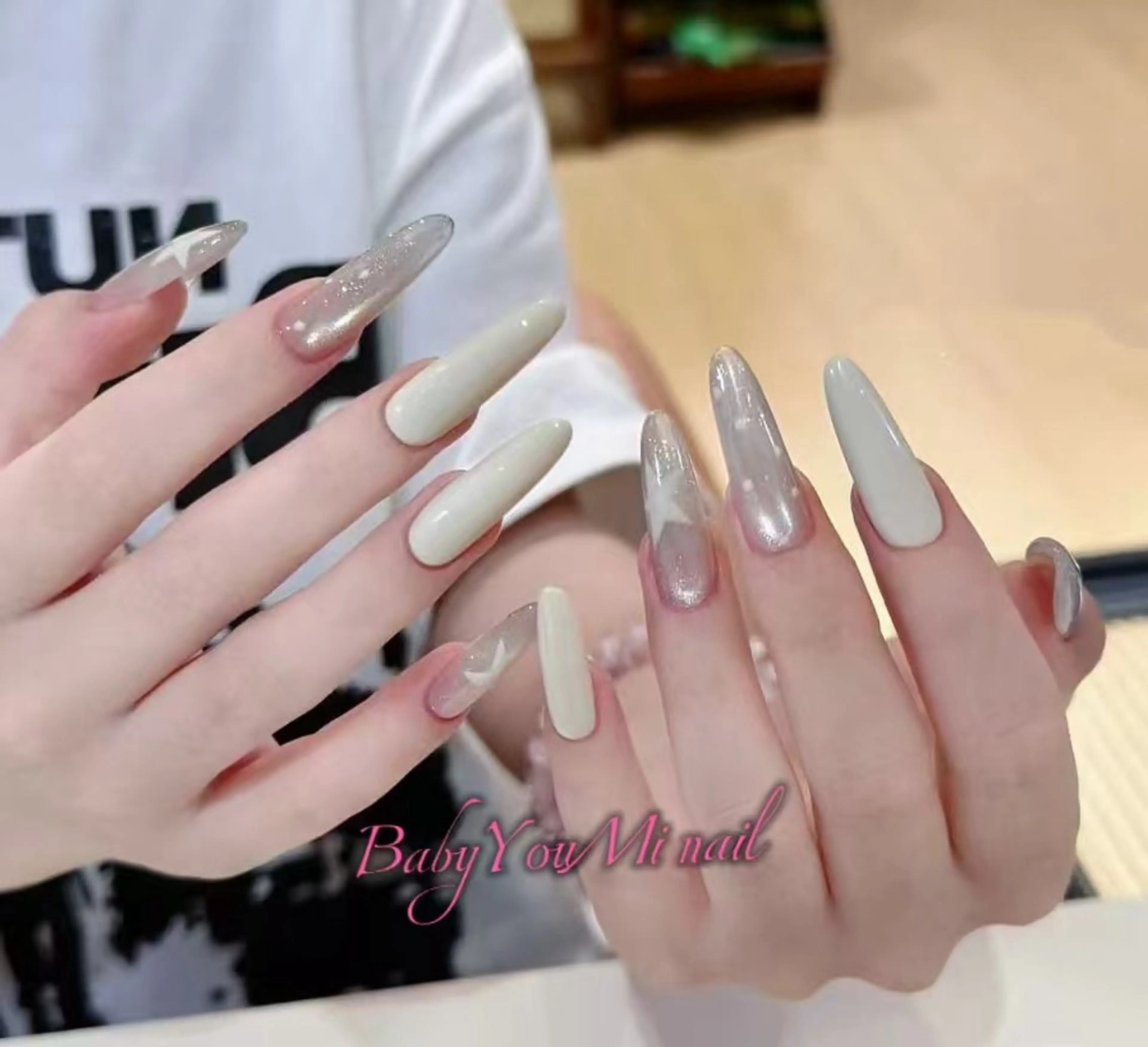 ネイル オーロラネイル 成人式 フレンチネイル ジェルネイル ガラスフレンチ ハンドネイル ハンドケア BabyYouMi nailのネイルデザイン
