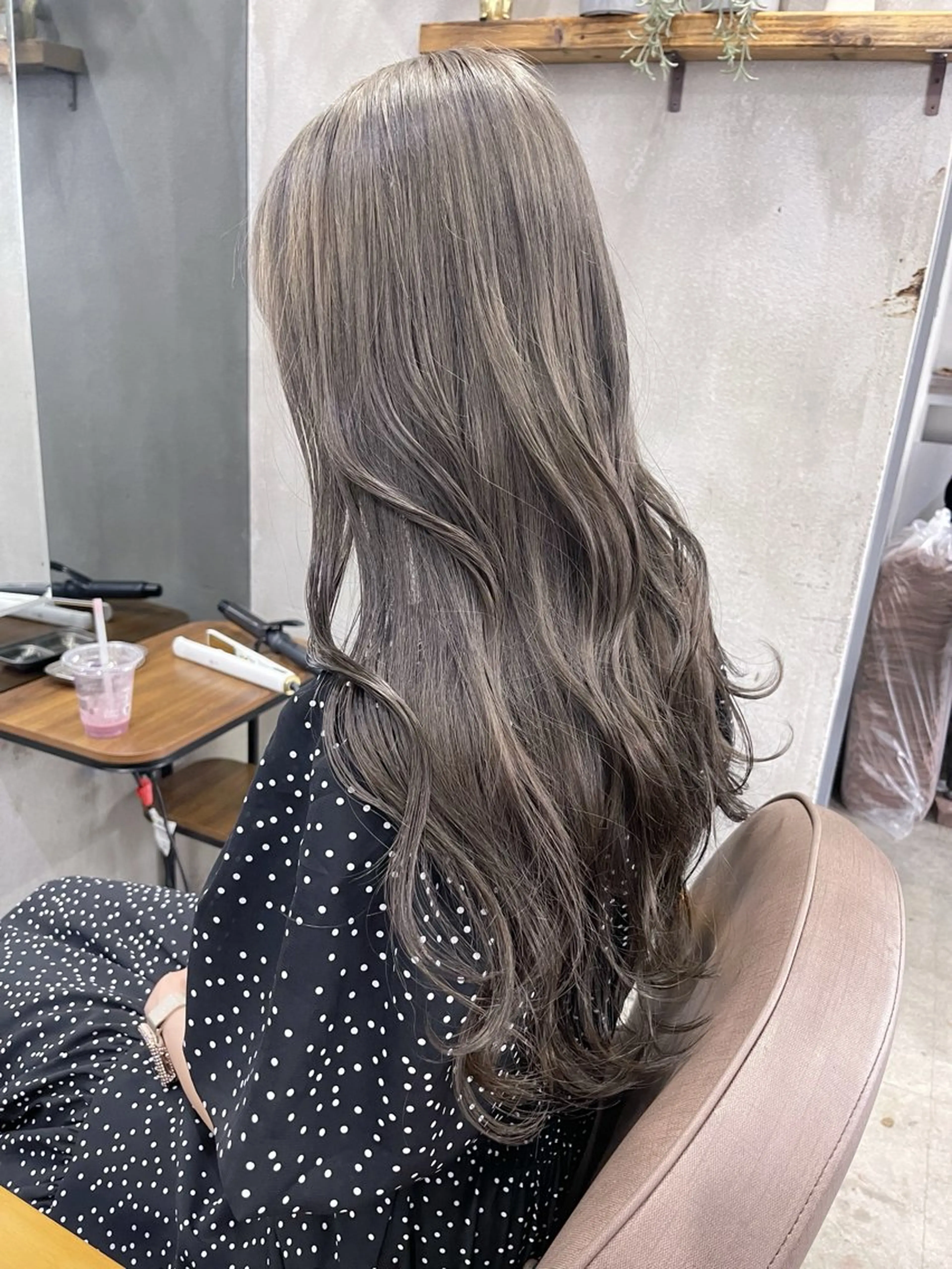 セミロング カラー グレージュ ヘアカラー トリートメント AiM 大名　似合わせカットのヘアスタイル