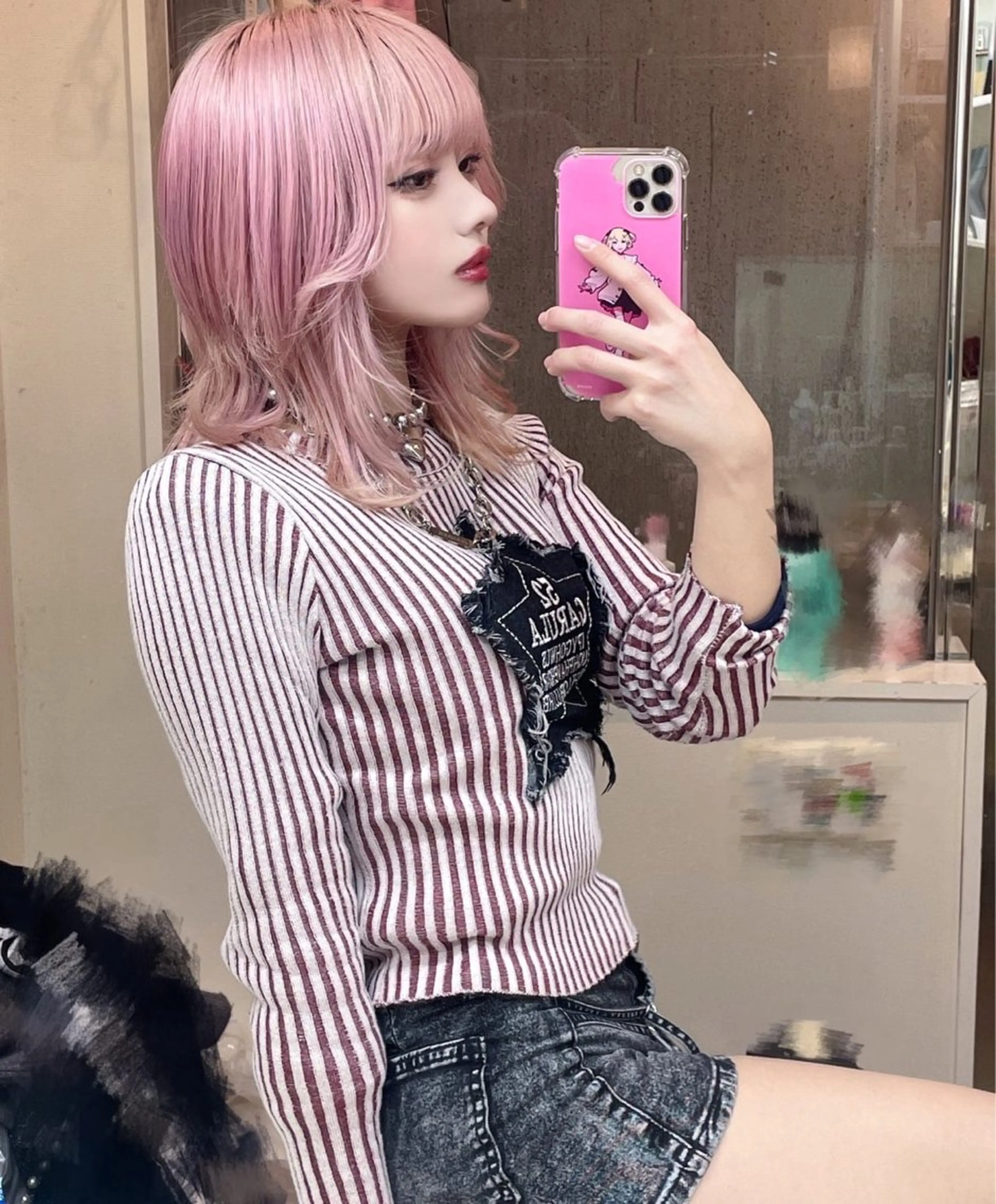 ミディアム カラー ピンクカラー ホワイト&レイヤーカ ットエクステ長畠俊輔のヘアスタイル