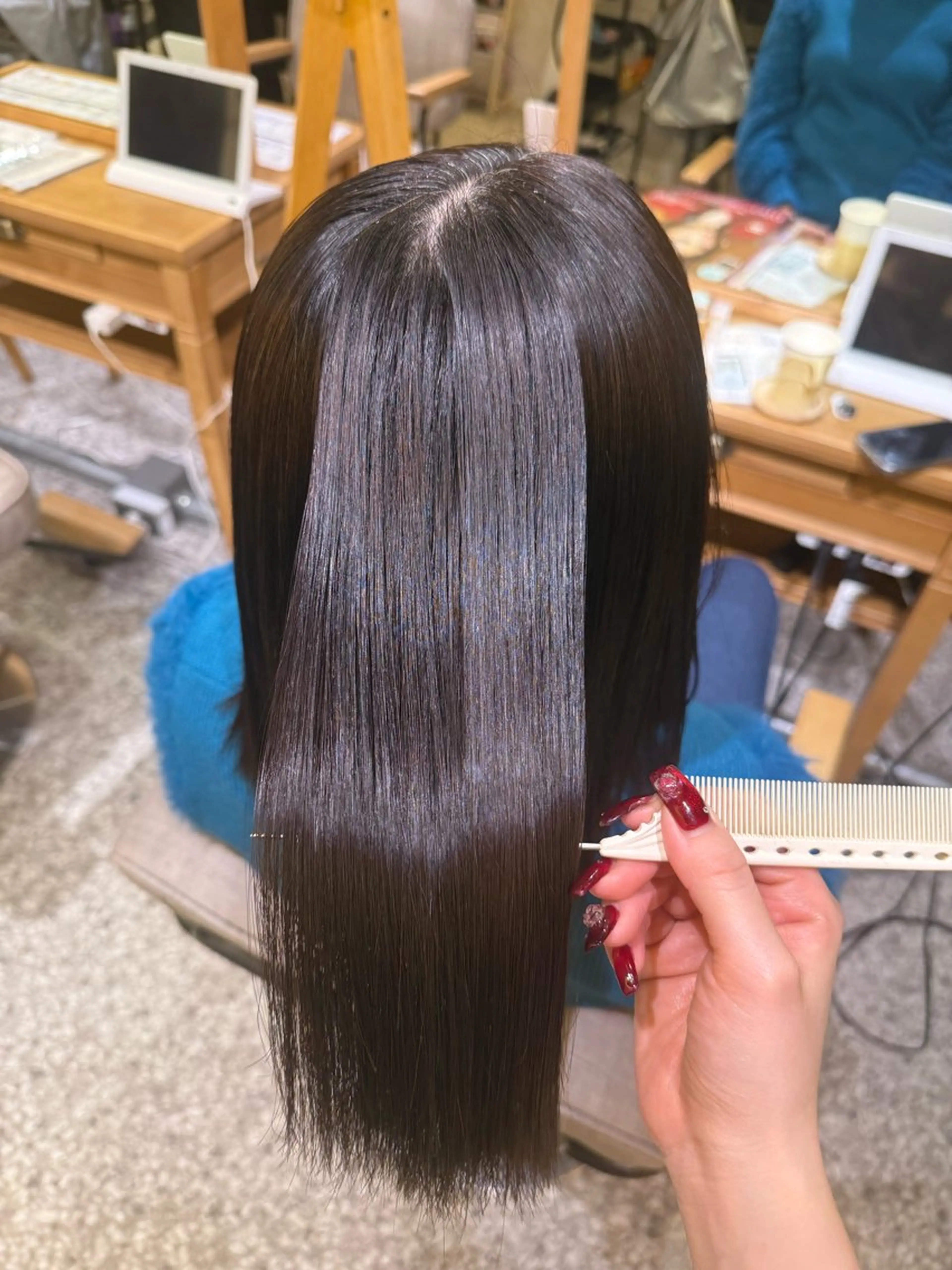 【ツヤツヤ🦢✨】髪質改善縮毛矯正＋カット🤍🌟ロング料金なし‼️ 1日3名限定🛼の写真