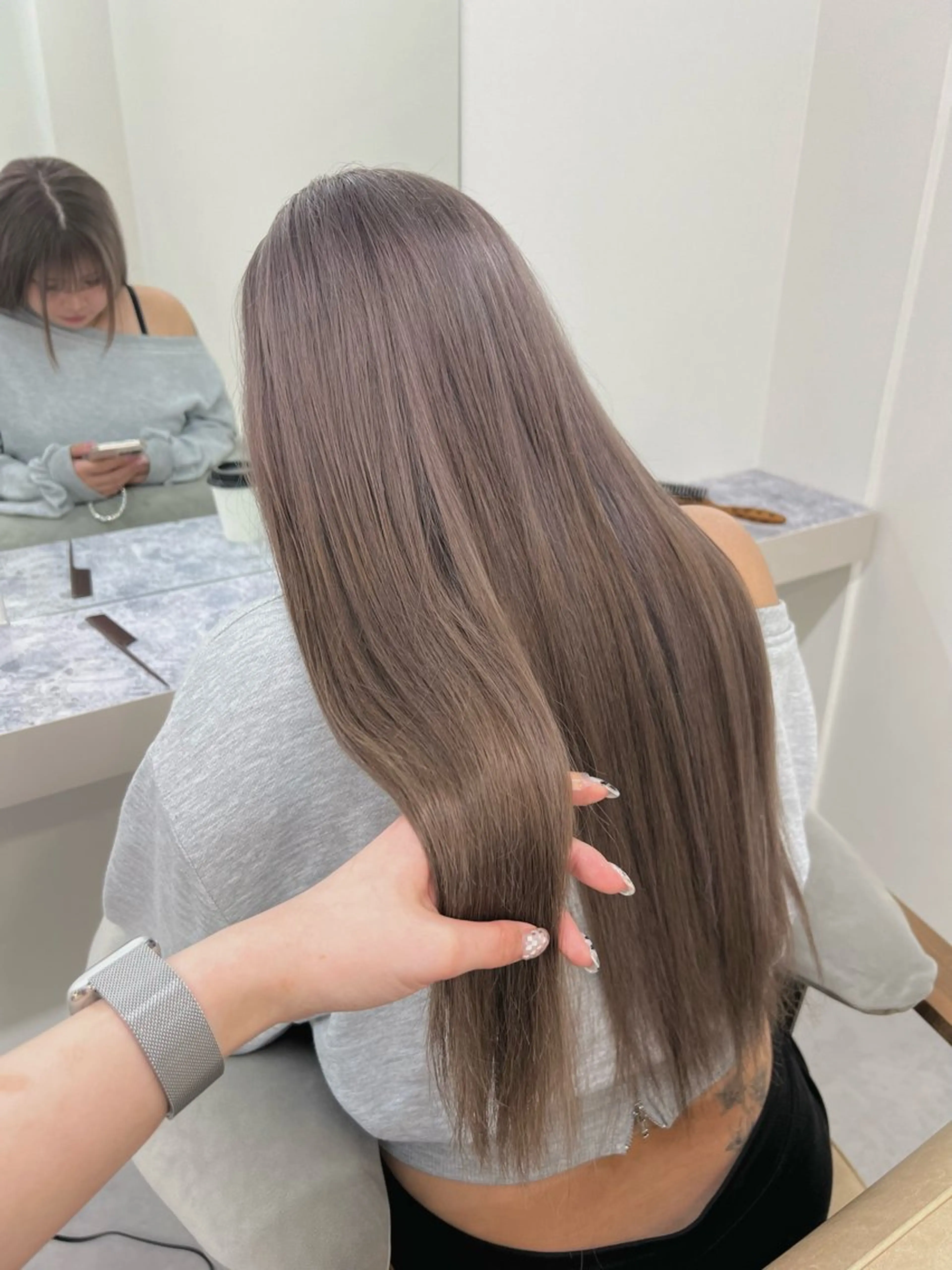 ロング カラー ベージュカラー ブリーチ ケアブリーチ グレージュ ヘアカラー ブリーチカラー🦋‪ 田中さくらのヘアスタイル