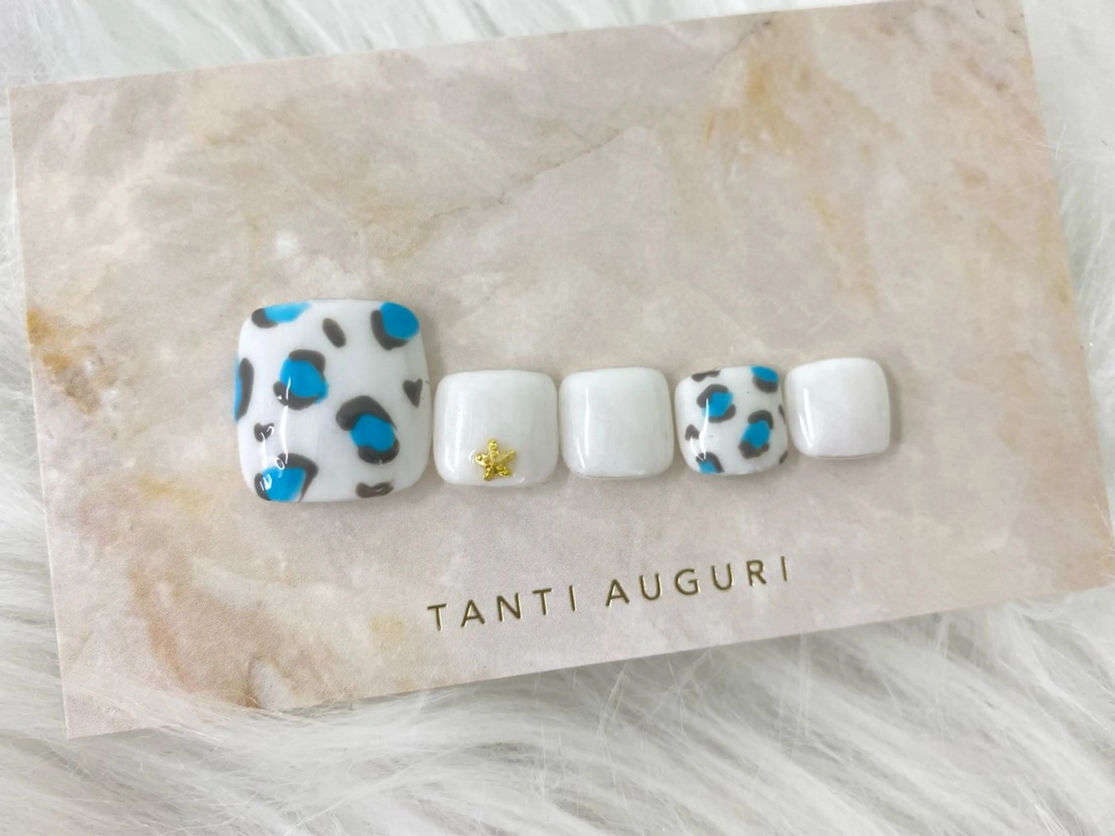 ネイル フットネイル reyel Aのネイルデザイン