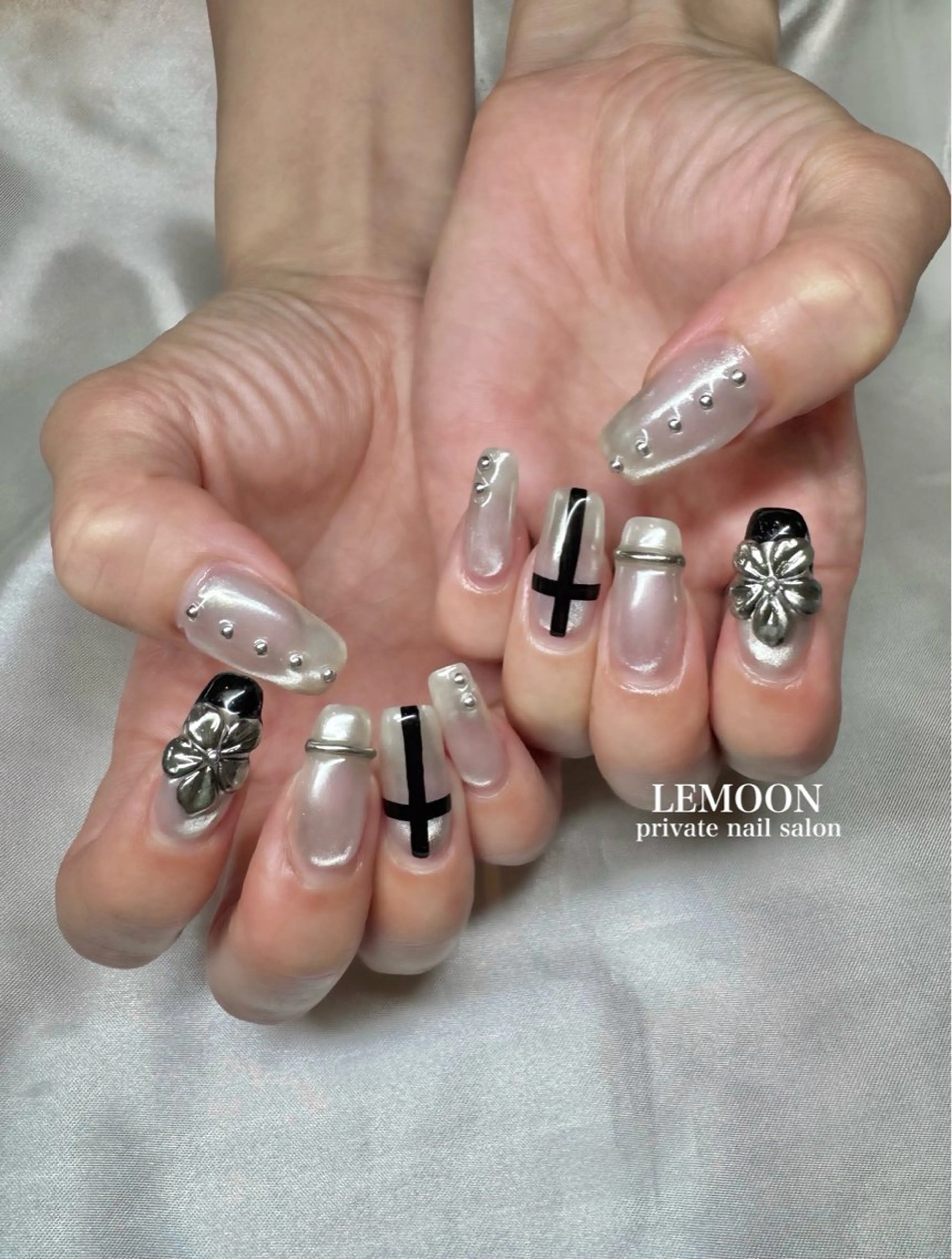ネイル フラワーネイル ぷっくりネイル シルバー シンプルネイル ハンドネイル nail salon LEMOONのネイルデザイン