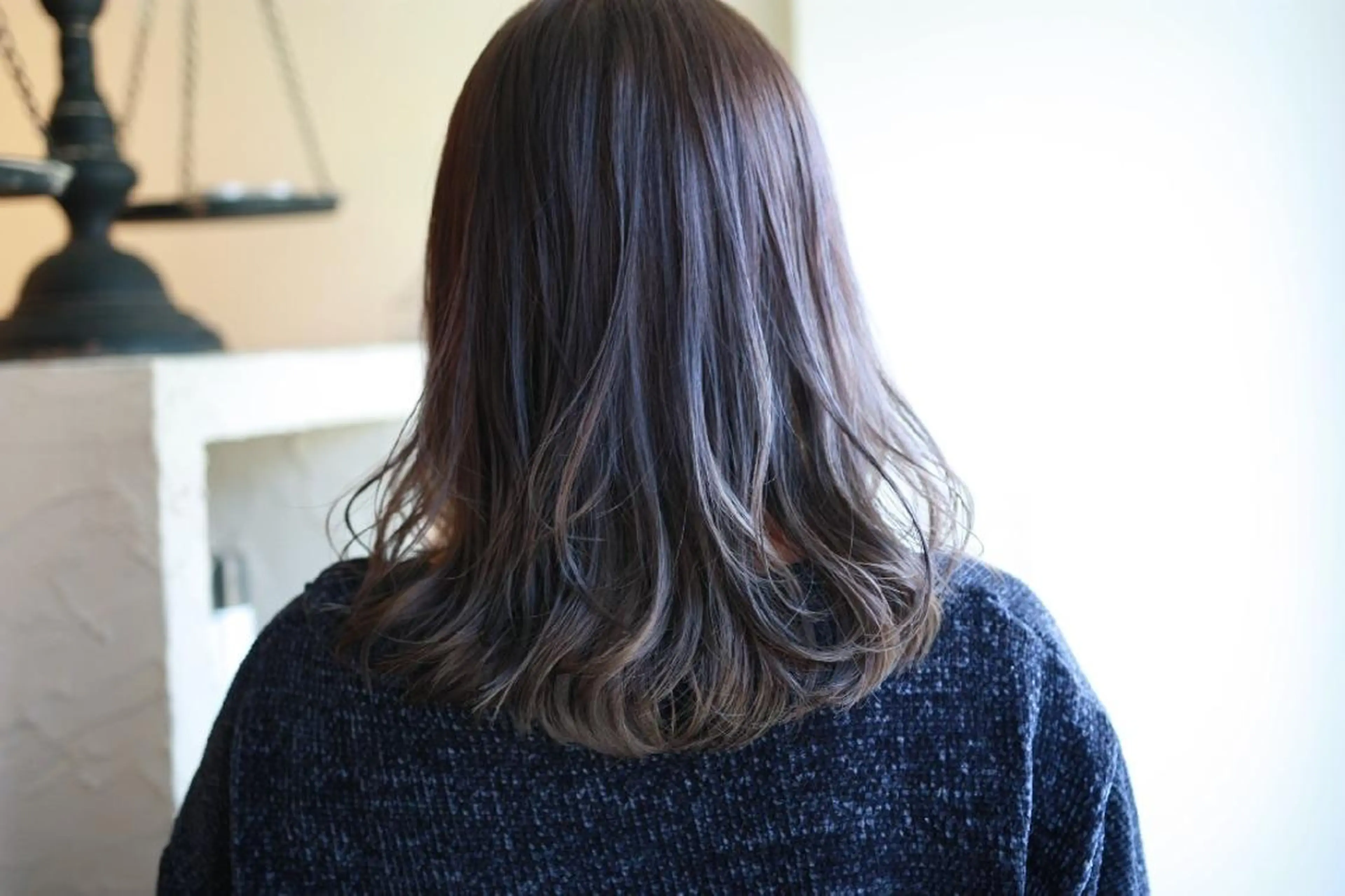 セミロング 新生活応援★半額/ 25歳以下　“内間”のヘアスタイル