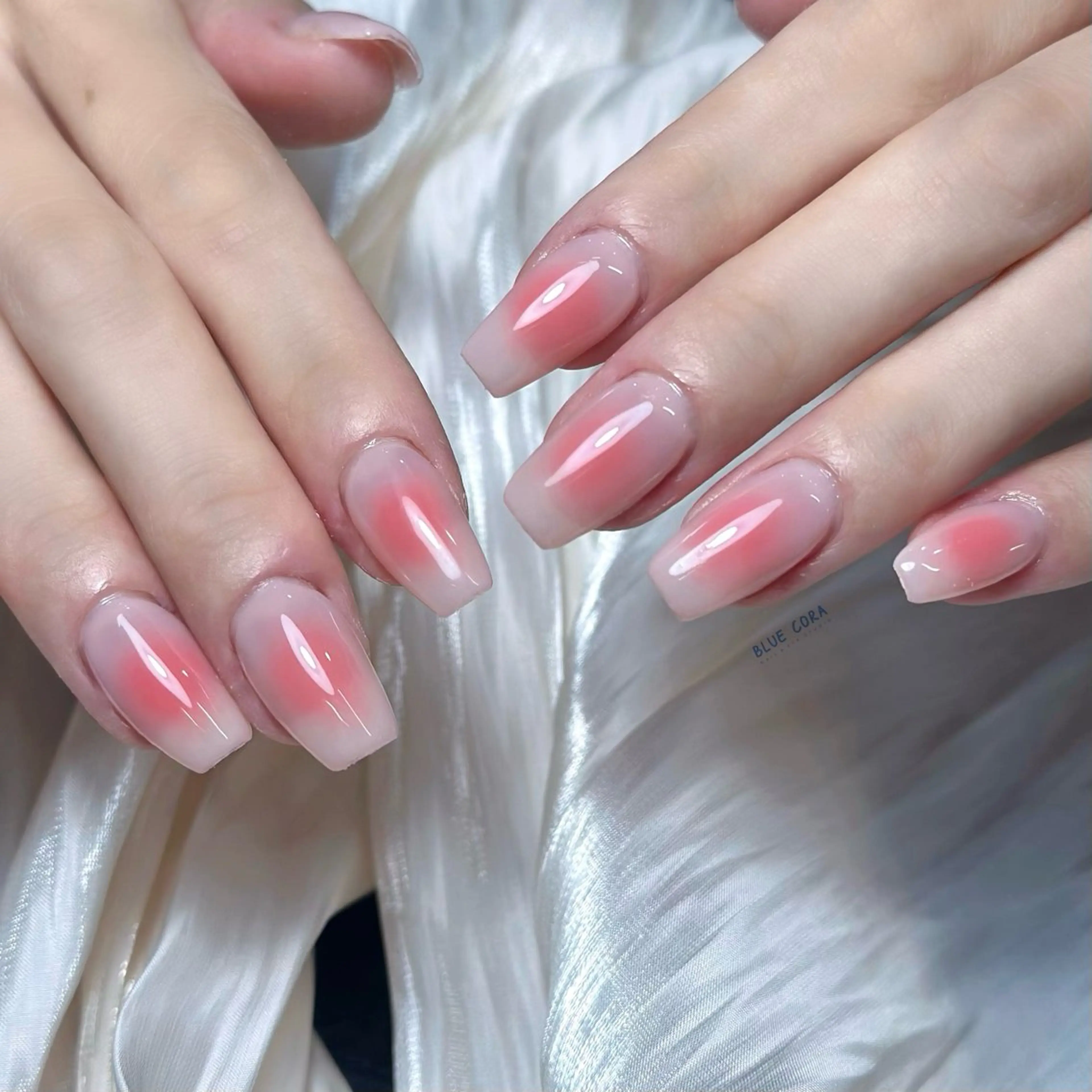 ネイル ハンドネイル ハンドケア BLUE CORA所属・BLUE CORAのネイルデザイン