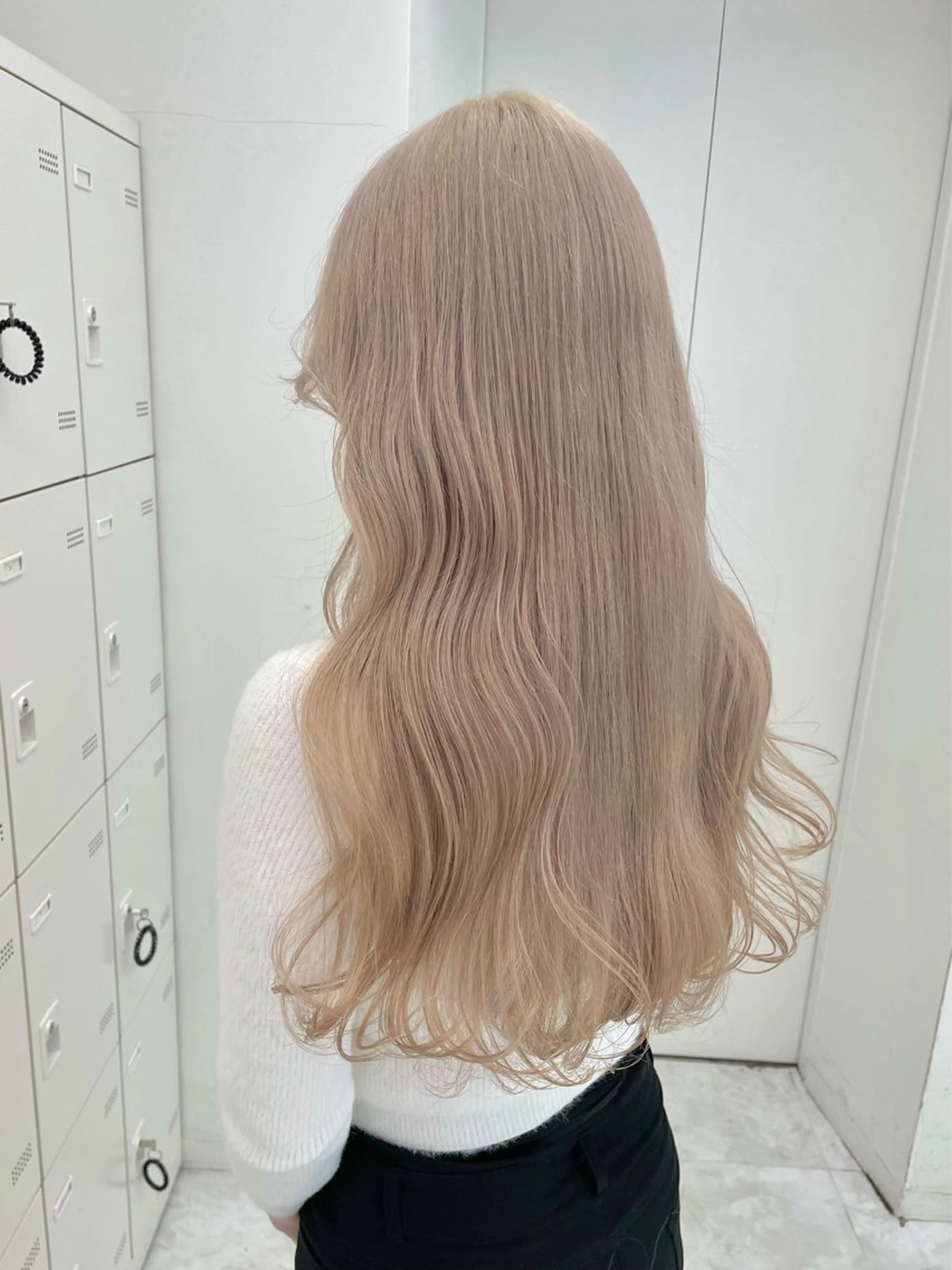 ロング カラー ヘアカラー ヘッドスパ ヘアセット モテ髪ハイトーン🫧 serina🎀池袋のヘアスタイル