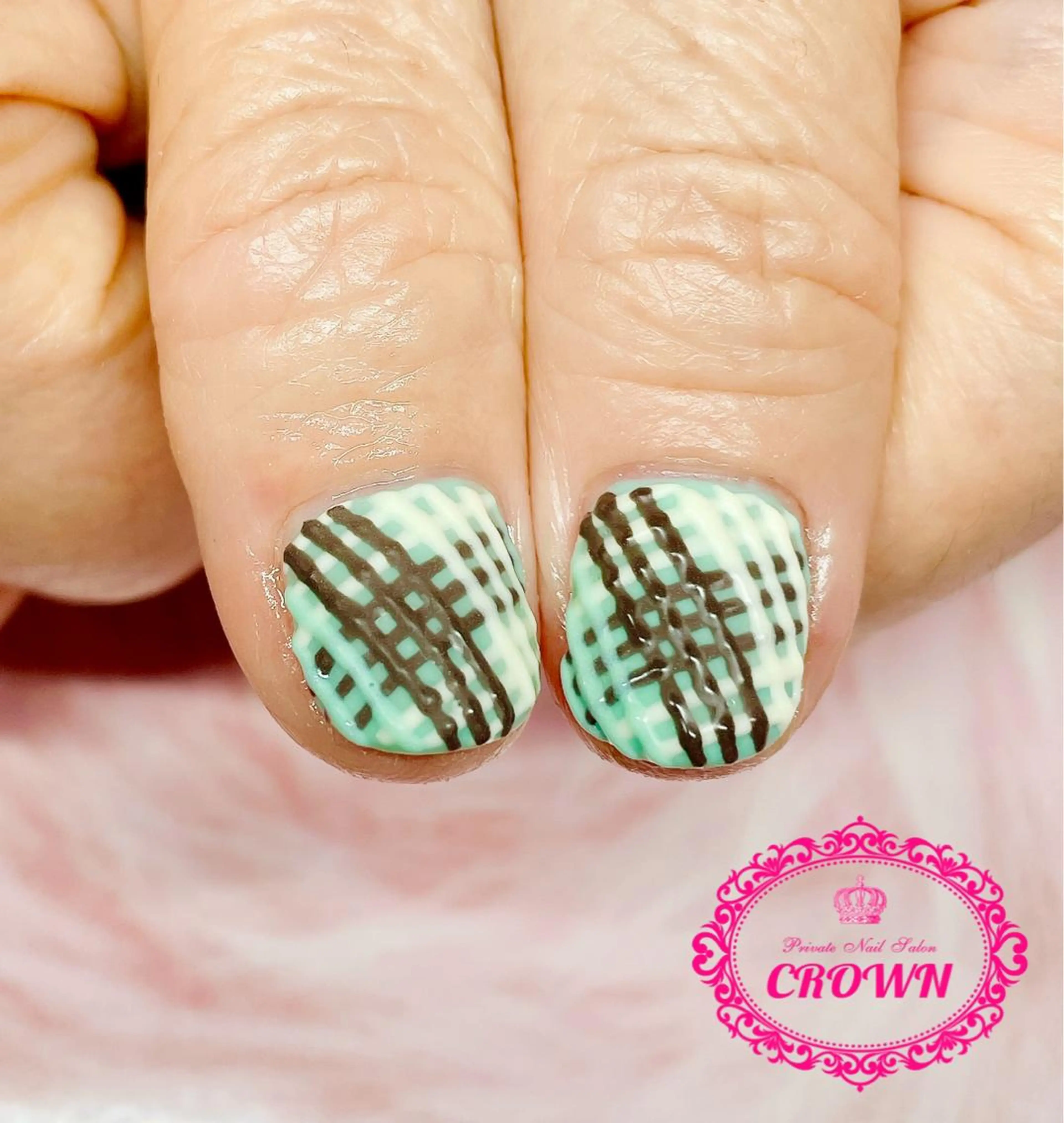 ネイル CROWN プライベートサロンのネイルデザイン