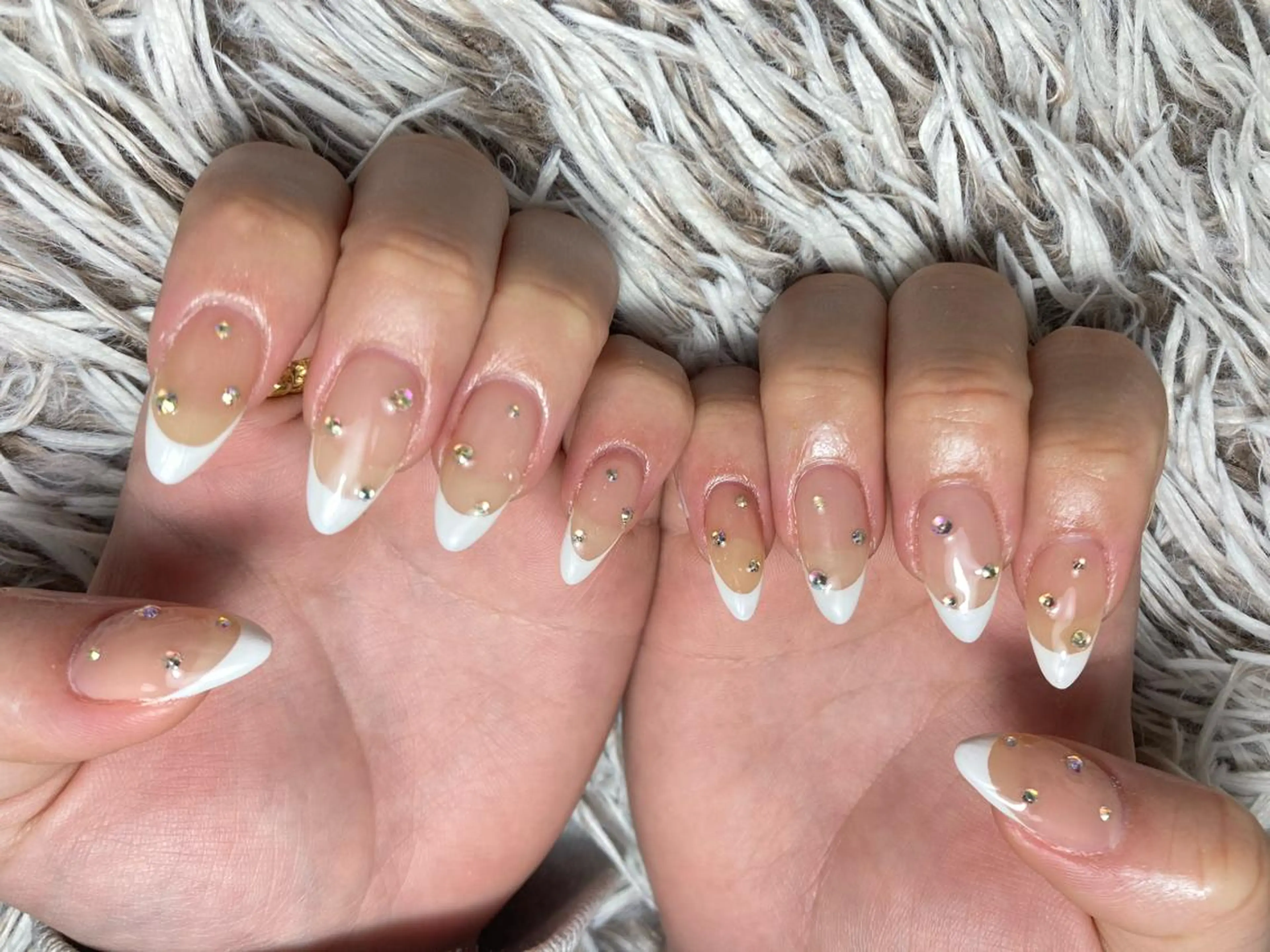 セミロング ネイル ハンドネイル フットネイル ✴︎ Delightのネイルデザイン