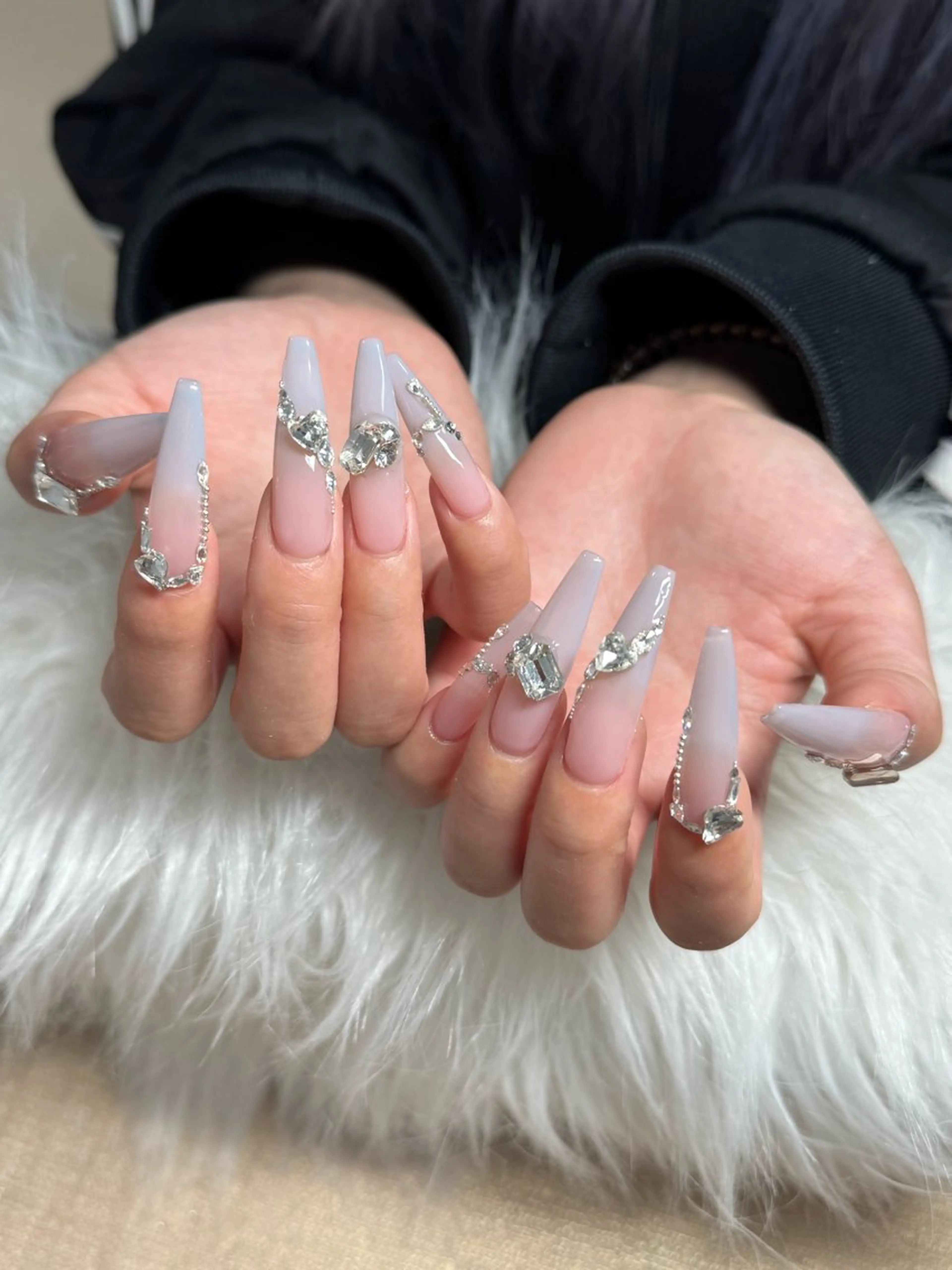 ネイル オーロラネイル フレンチネイル ジェルネイル ハロウィン キラキラネイル H.baby Nail Salonのネイルデザイン