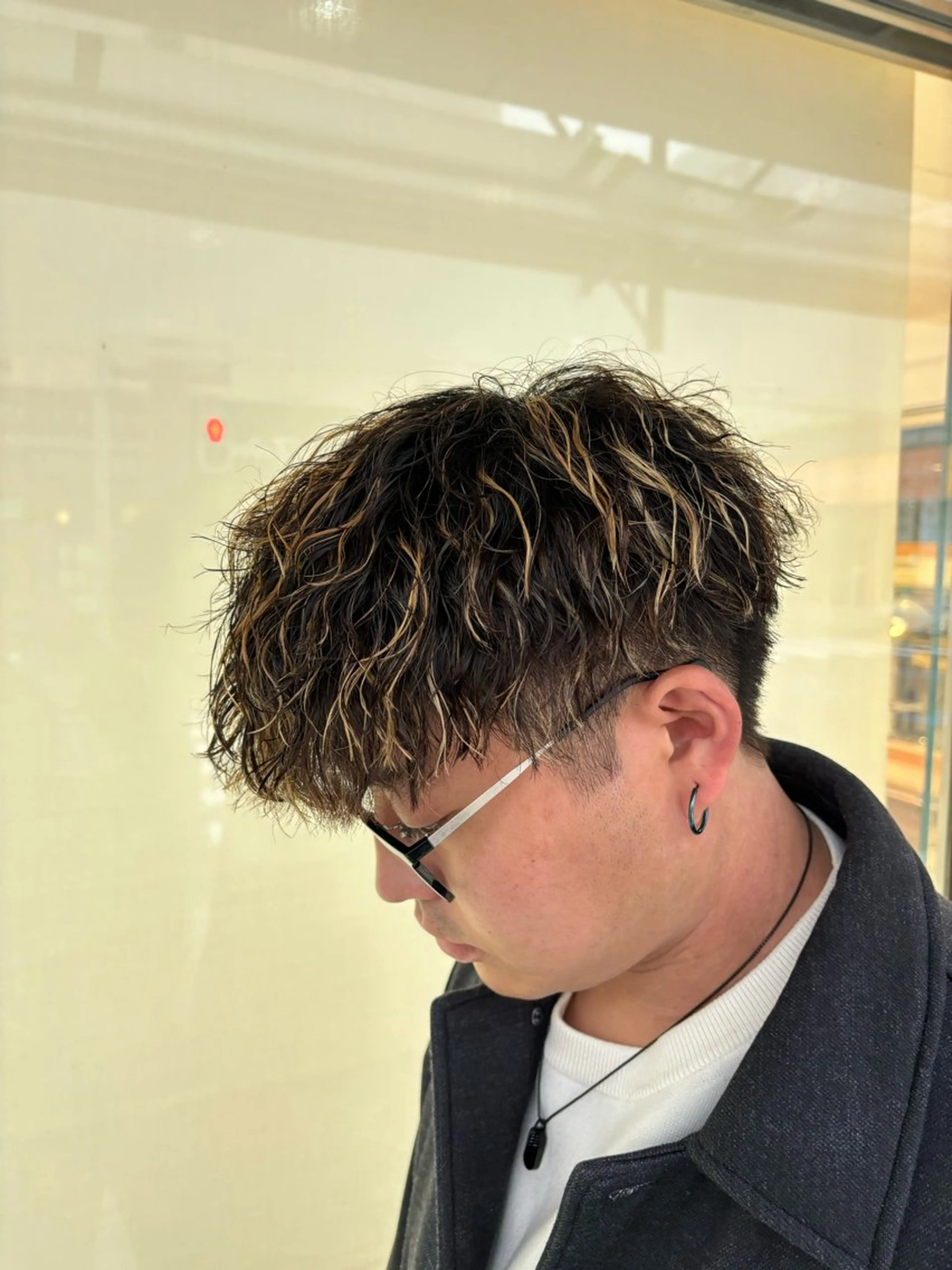 パーマ メンズ メンズハイライト メンズパーマ スパイラルパーマ ブリーチ/パーマ 縮毛/レイヤーaoiのヘアスタイル