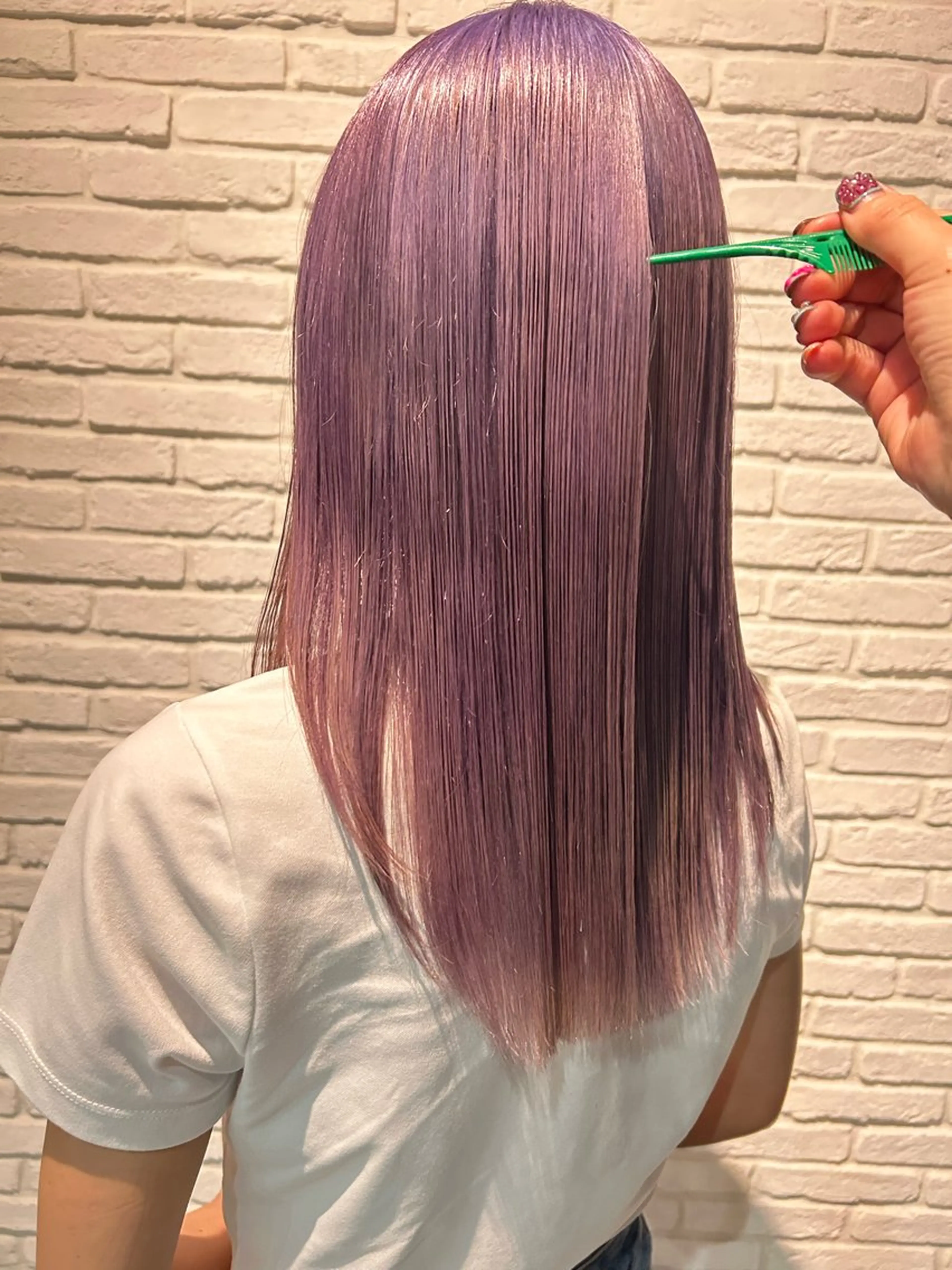 セミロング 大賀 チサトのヘアスタイル