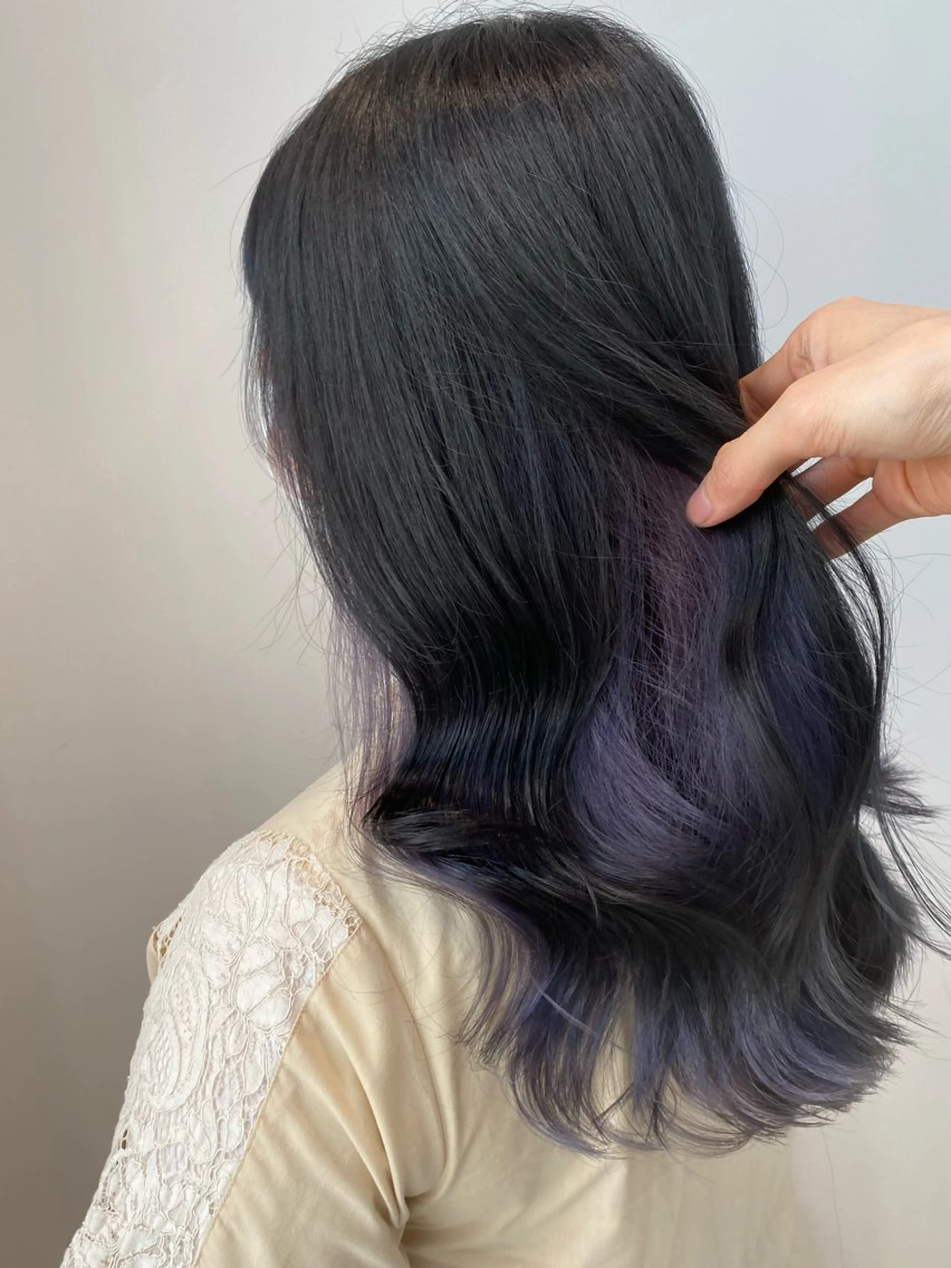 ロング カラー パーマ ヘアアレンジ ベージュカラー ブリーチ 透明感カラー グレージュ ラベンダーカラー 中顔面短縮カット🪽 レイヤー🥀コウヘイのヘアスタイル