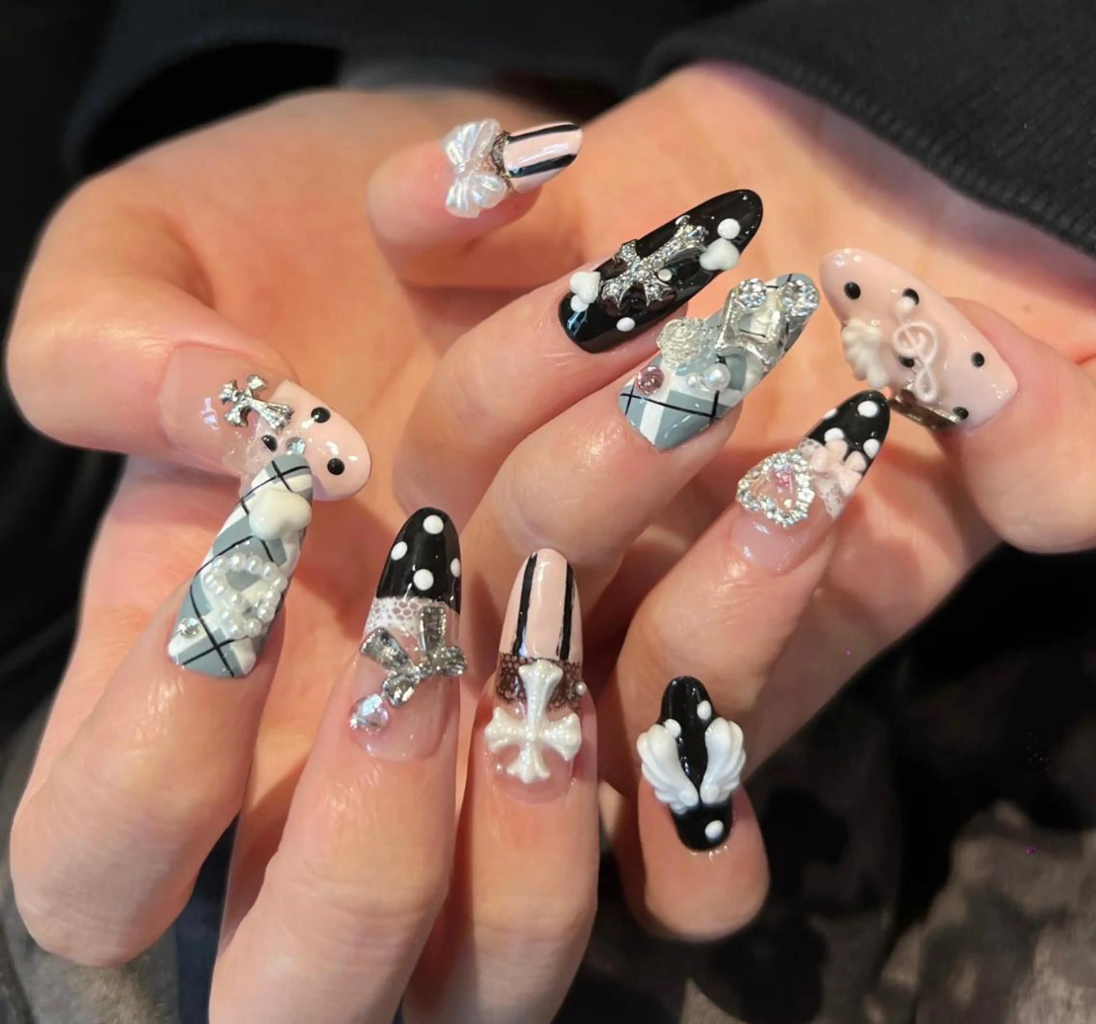 ネイル ハンドネイル ハンドケア 🍑 momo_nailのネイルデザイン