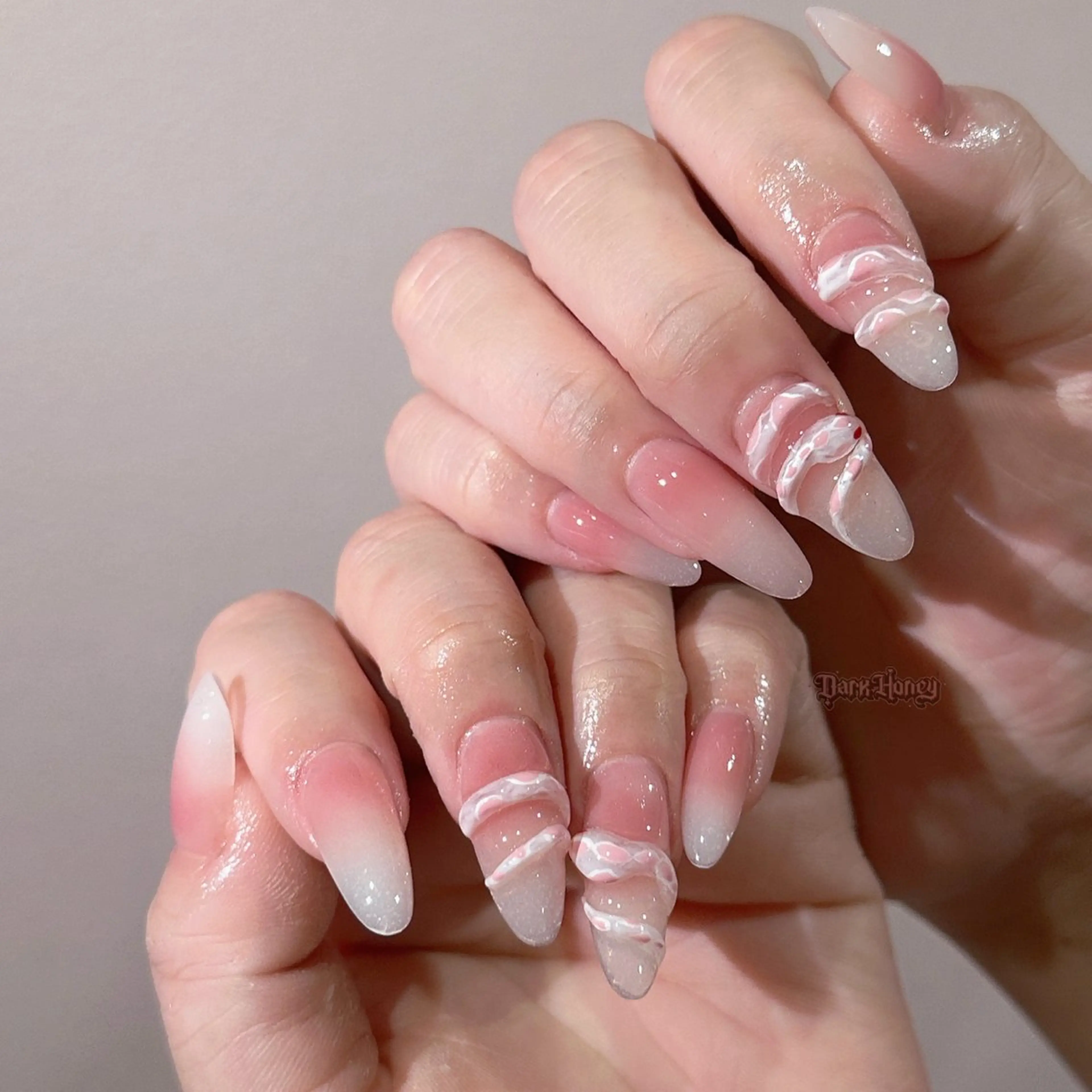 ネイル Dark honey スカルプ専門原宿店のネイルデザイン