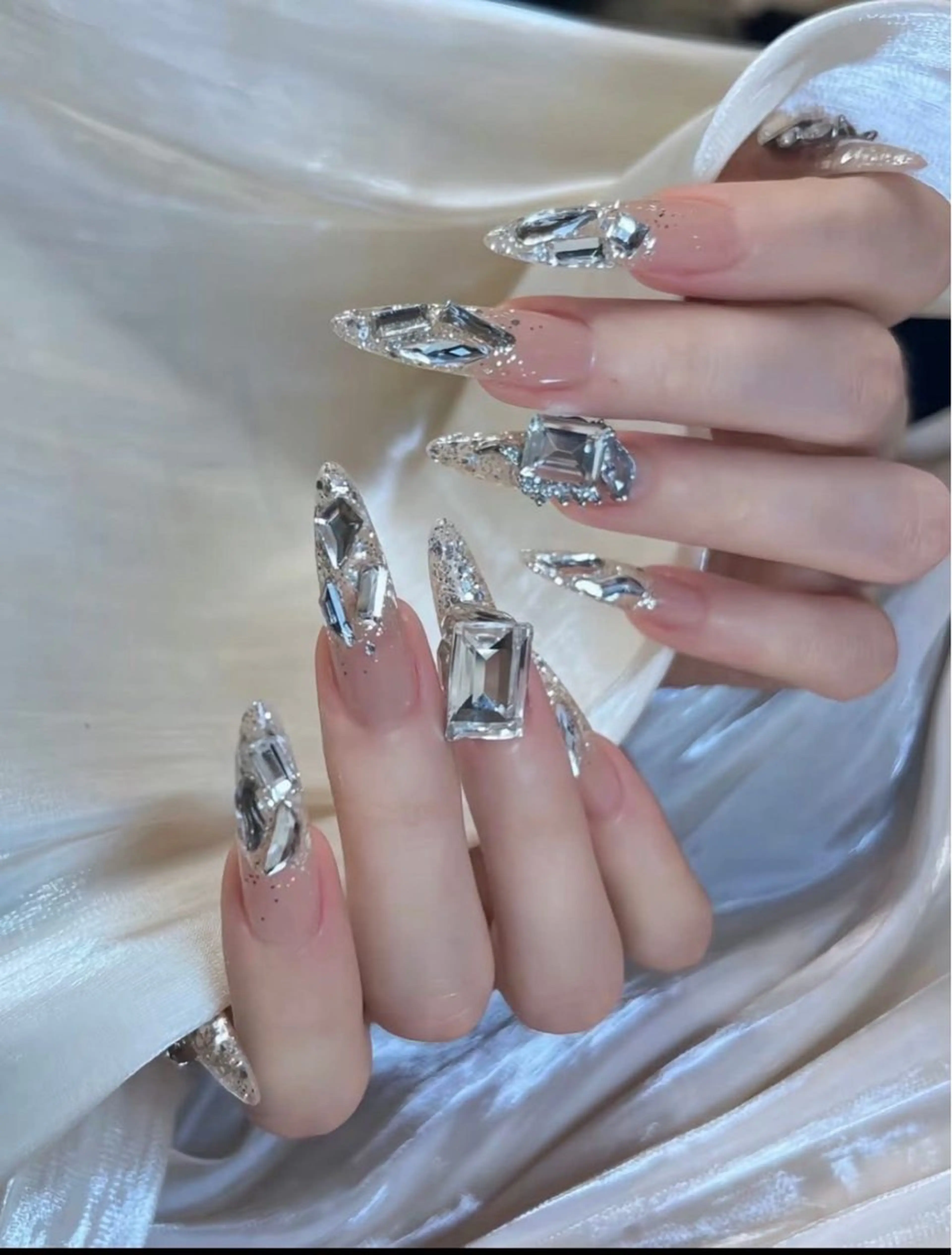 ネイル ハンドネイル T. Leeのネイルデザイン