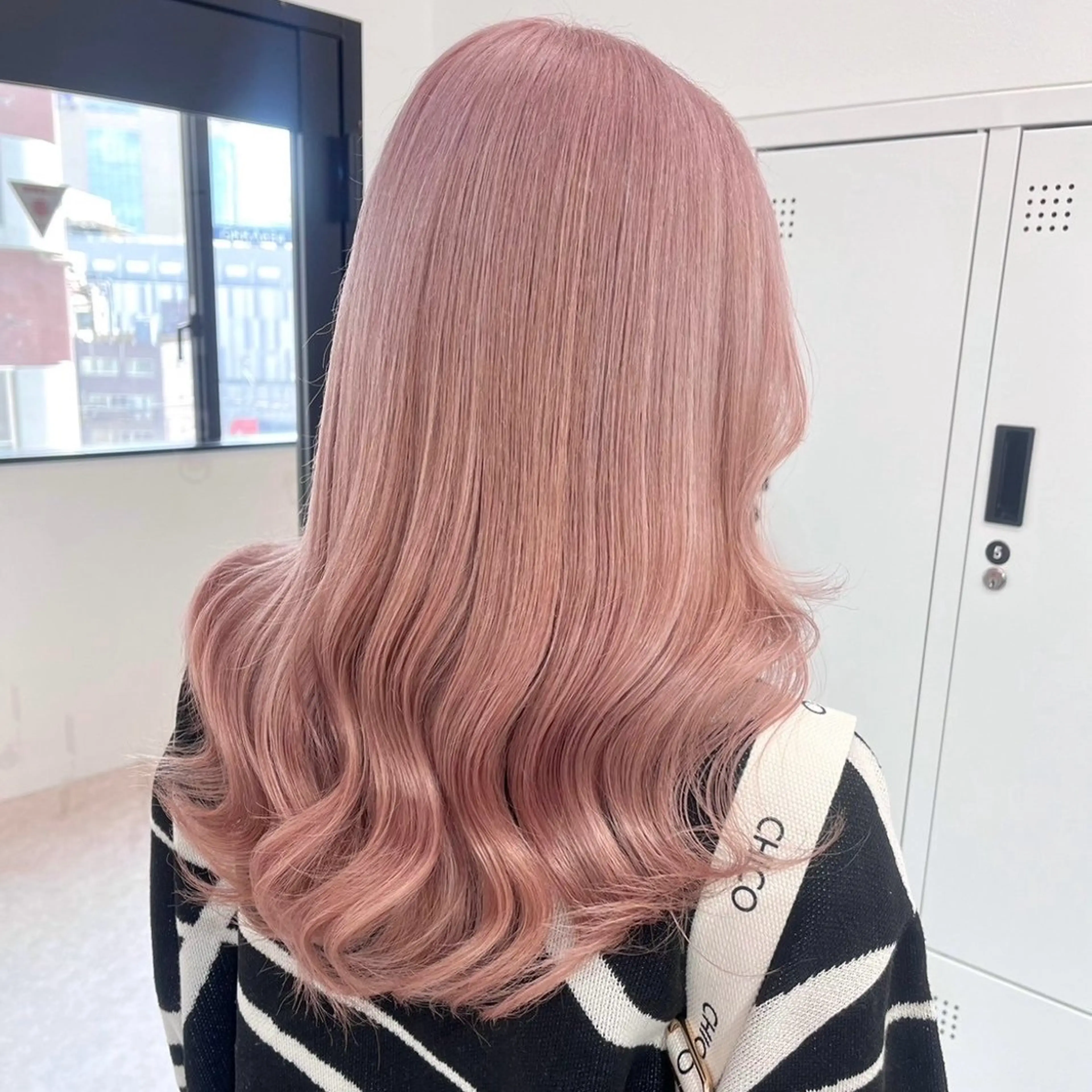 ミディアム ヘアカラー 🤍柔らかhair 🤍Kazu 🐩のヘアスタイル