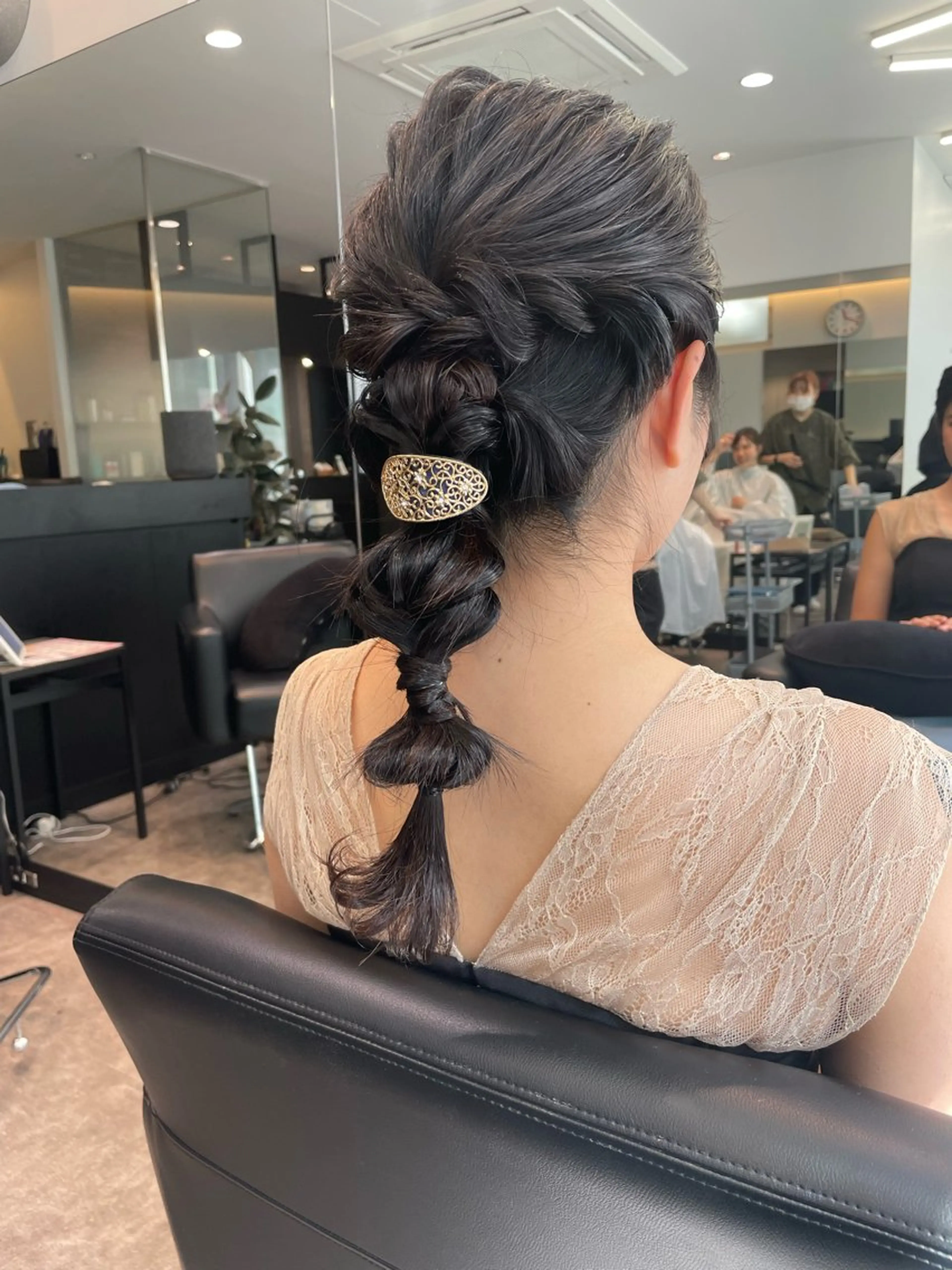 ロング ヘアアレンジ 結婚式・ブライダル 玉ねぎヘアー ダブルカラー🦖 /髪質改善⚡️しおりのその他イメージ