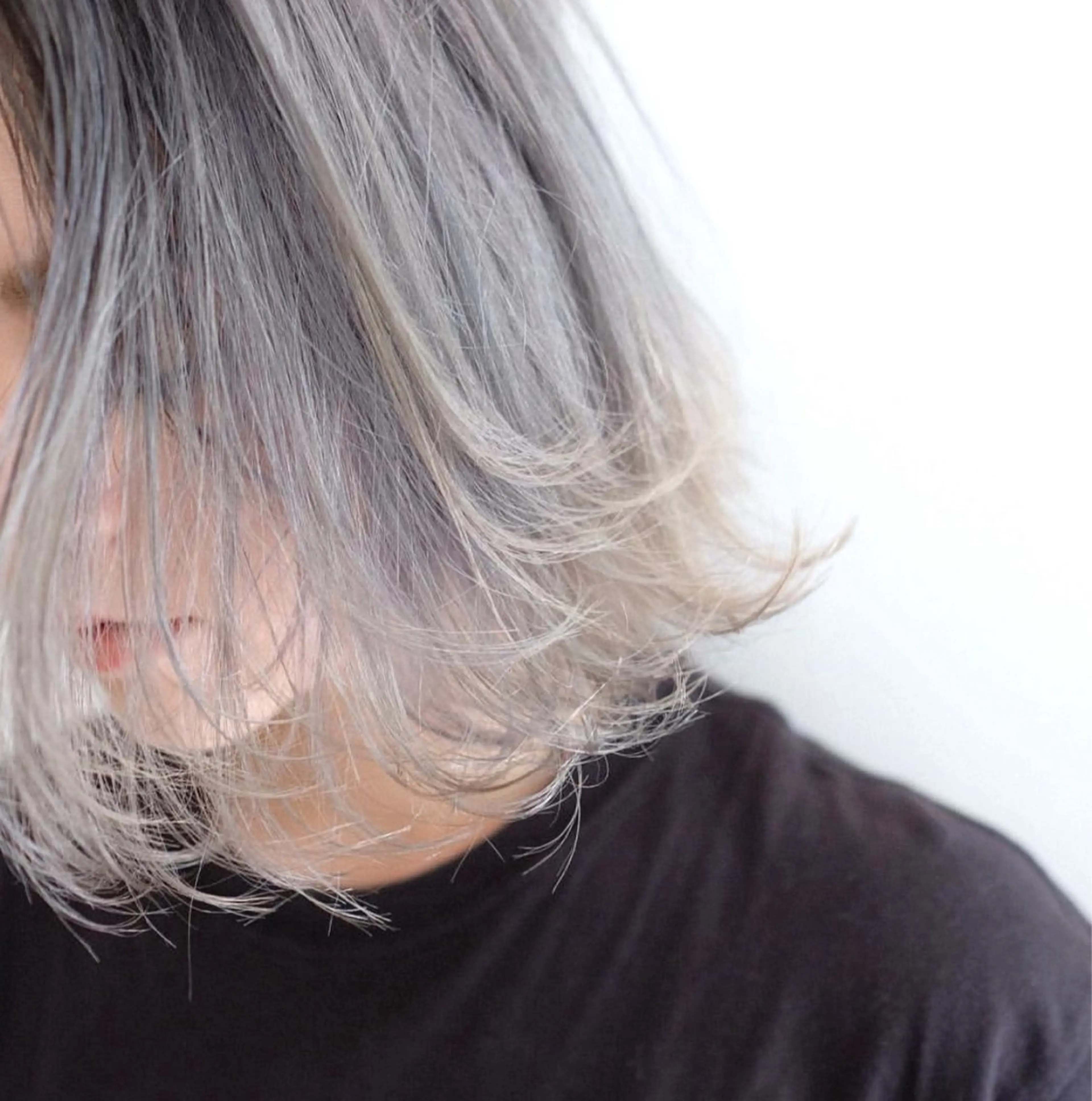 ミディアム カラー アッシュ ベージュカラー ブリーチ 透明感カラー グレージュ Muミュー/ブリーチ ハイトーン Wカラーのヘアスタイル