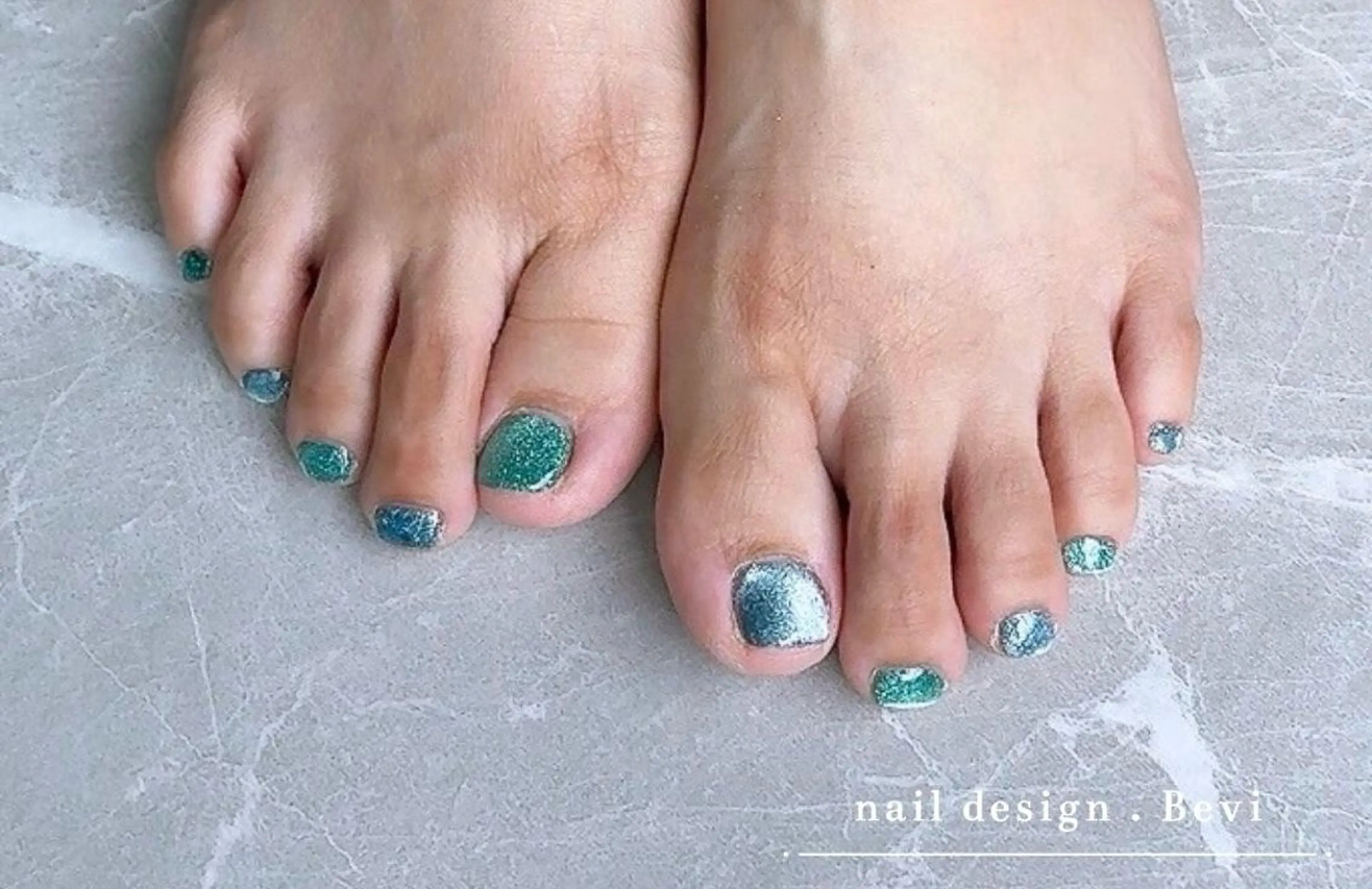 ネイル オーロラネイル クリアネイル フラッシュネイル フラッシュマグ フットネイル フットネイル Bevi salonのその他イメージ